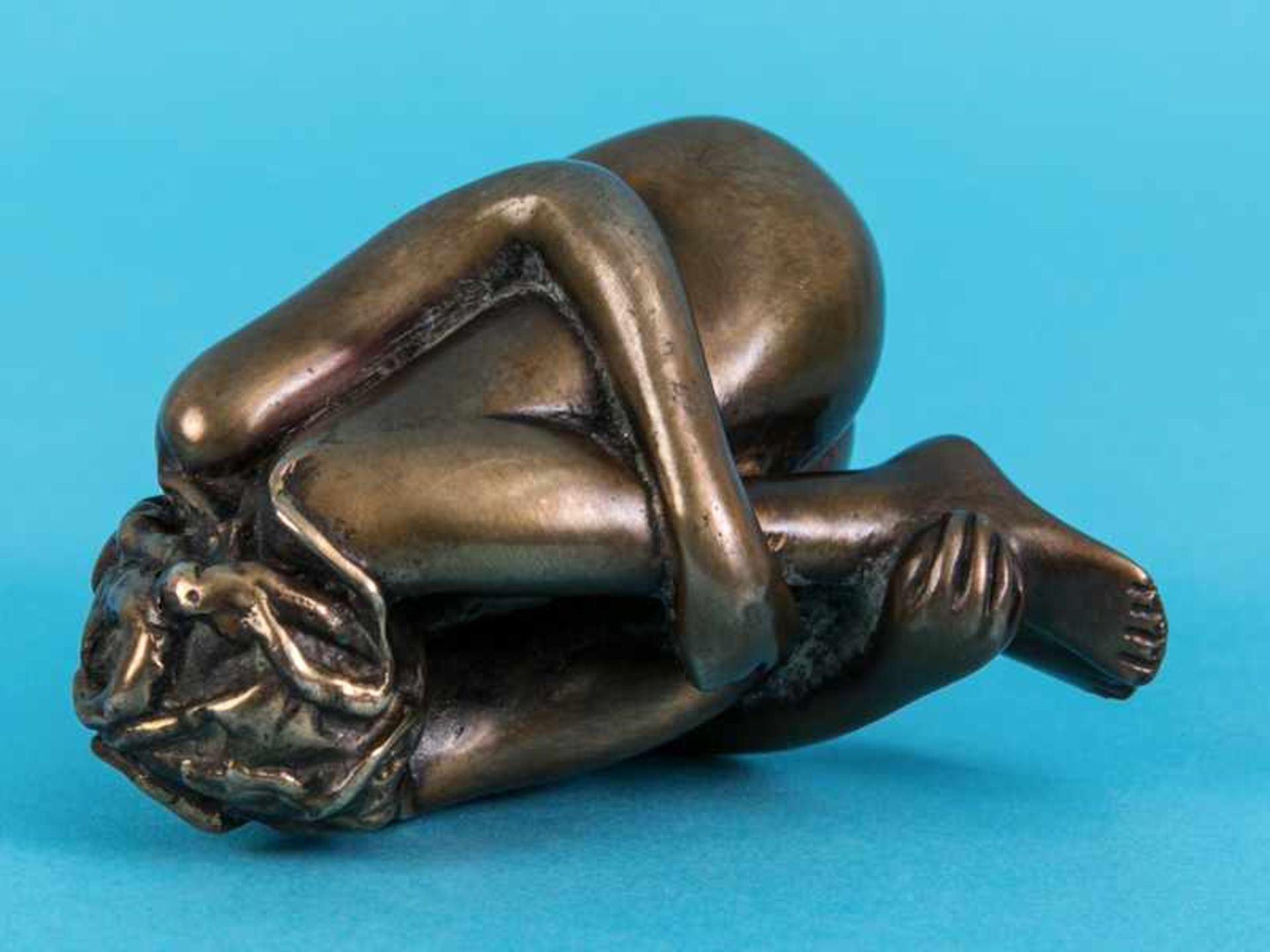 Bruni, Bruno (* 1935). Bronzeplastik "Kleine Mignon", 1994. Bronze, gold-bräunlich patiniert und - Bild 6 aus 6