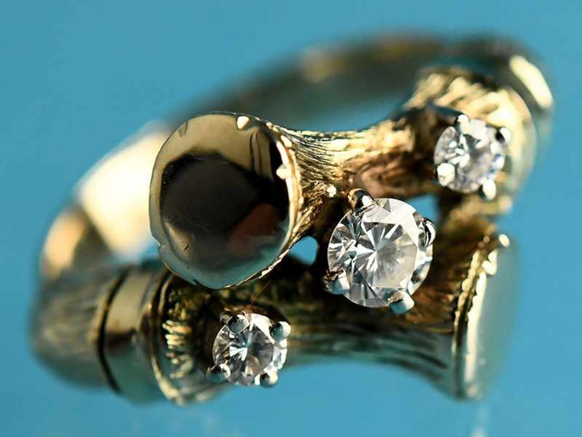 Ring mit 3 Altschliff-Diamanten, zusammen ca. 0,3 ct, Goldschmiedearbeit, 20. Jh. 585/- Gelbgold.