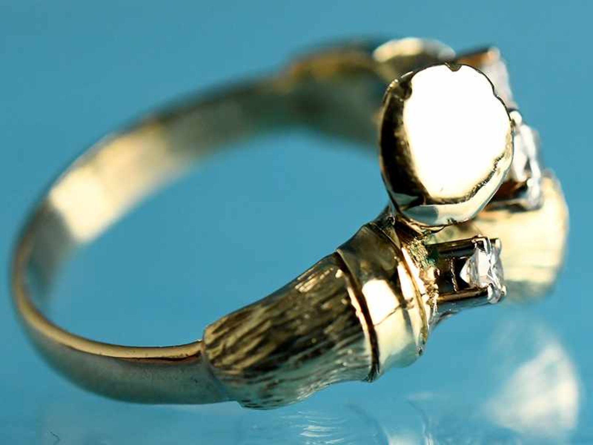 Ring mit 3 Altschliff-Diamanten, zusammen ca. 0,3 ct, Goldschmiedearbeit, 20. Jh. 585/- Gelbgold. - Bild 3 aus 3
