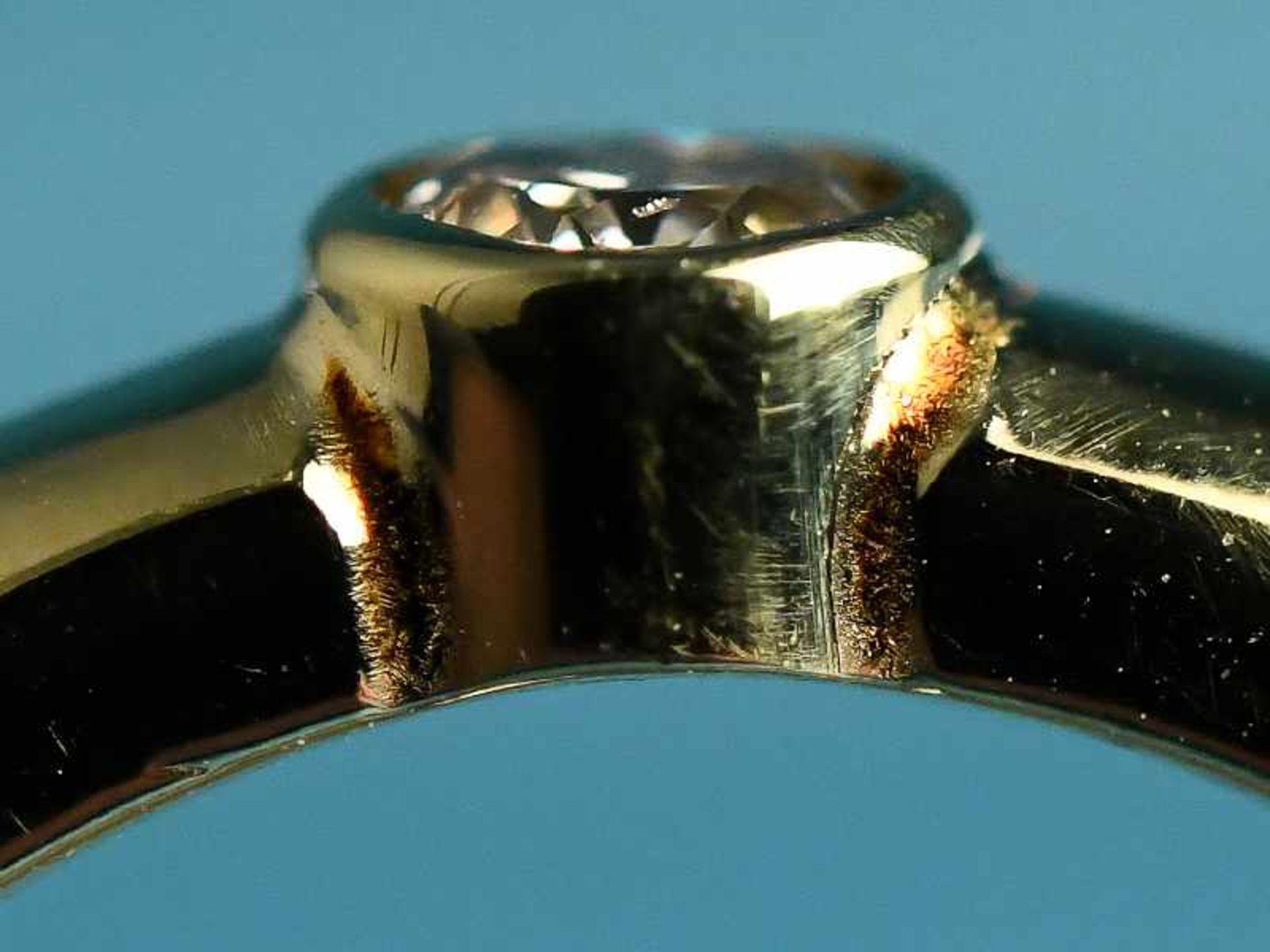 Massiver Bandring mit Altschliff-Diamant ca. 0,25 ct, Goldschmiedearbeit, 21. Jh. 750/- Gelbgold. - Bild 2 aus 6