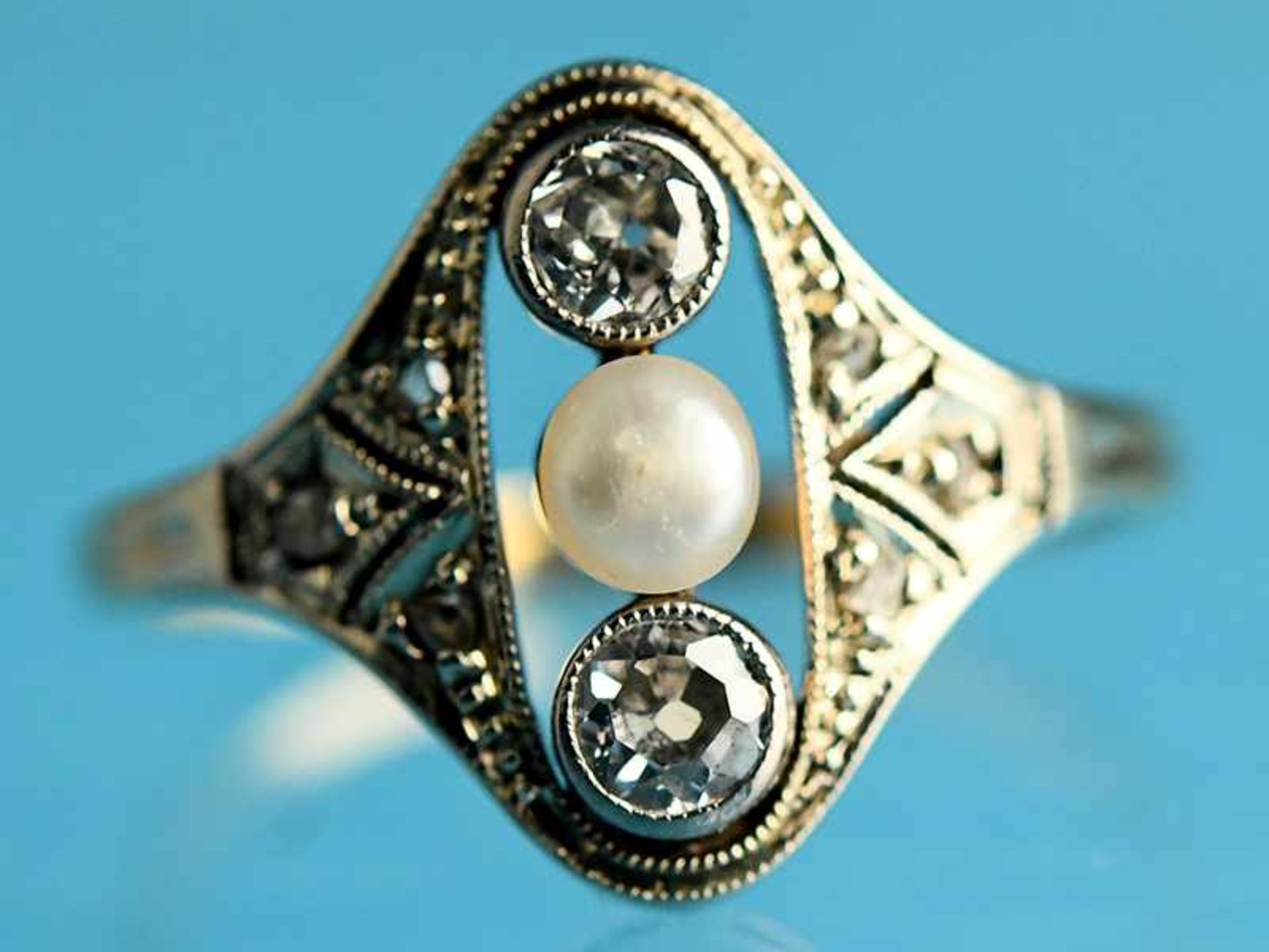 Ring mit Orientperle und 2 Altschliff-Diamanten, zusammen ca. 0,2 ct, Art Déco 585/- Gelbgold und
