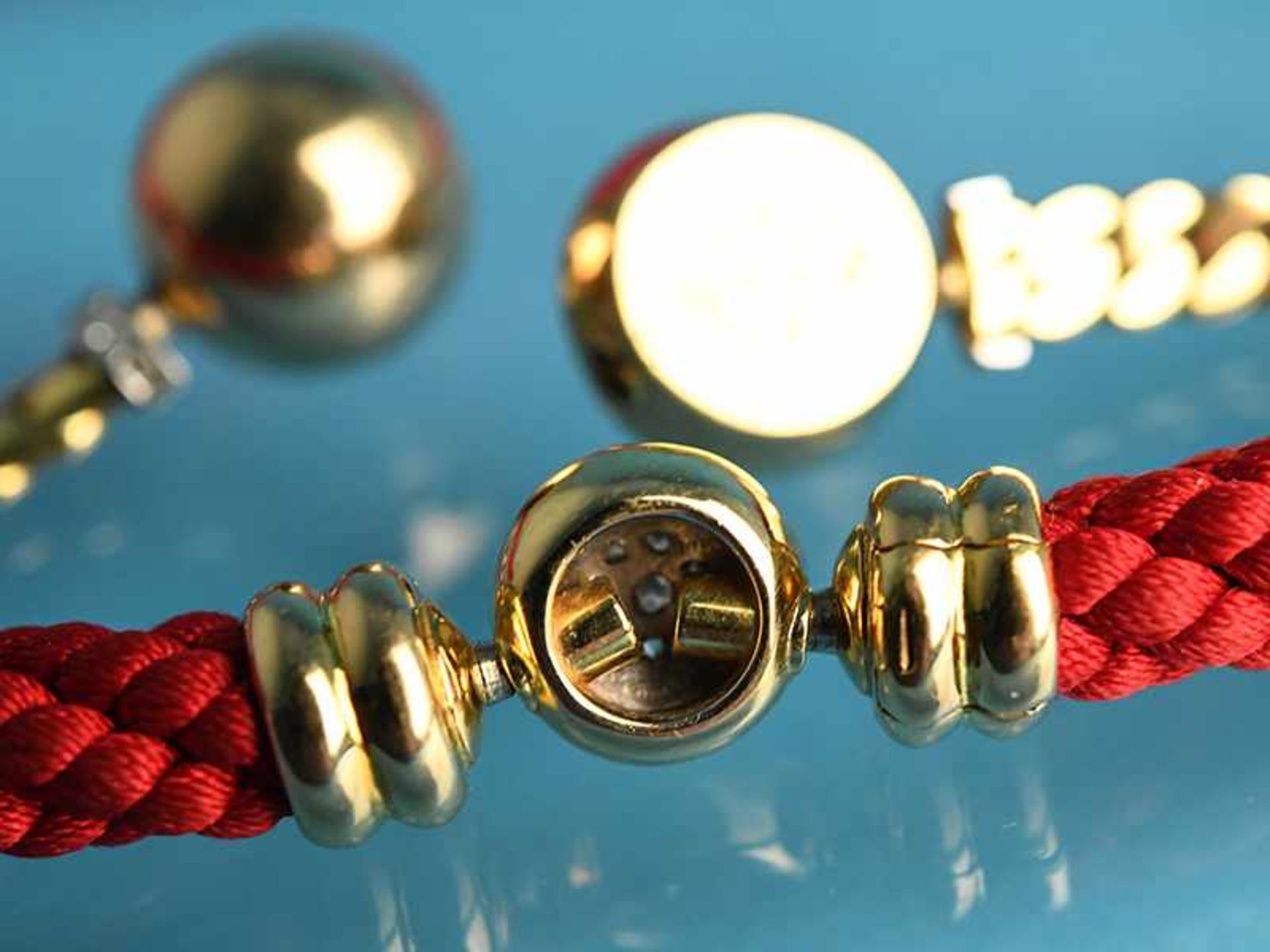 Goldenes - und Textil- Collier mit 3 verschiedenen Mittelteilen, z.T. mit Brillanten ausgefaßt, - Bild 8 aus 9