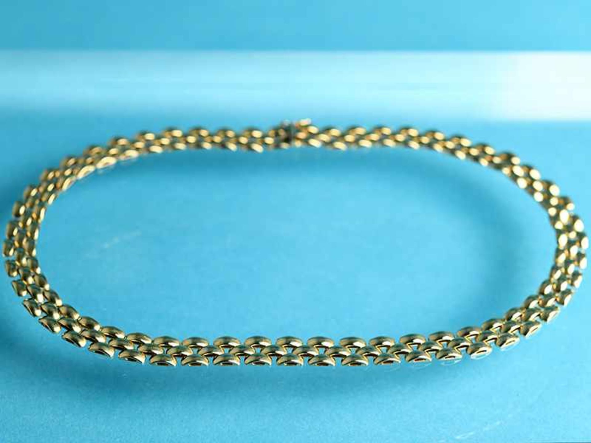 Collier, 20. Jh. 585/- Gelbgold. Gesamtgewicht ca. 38,7 g. Stegförmige Einzelglieder mit