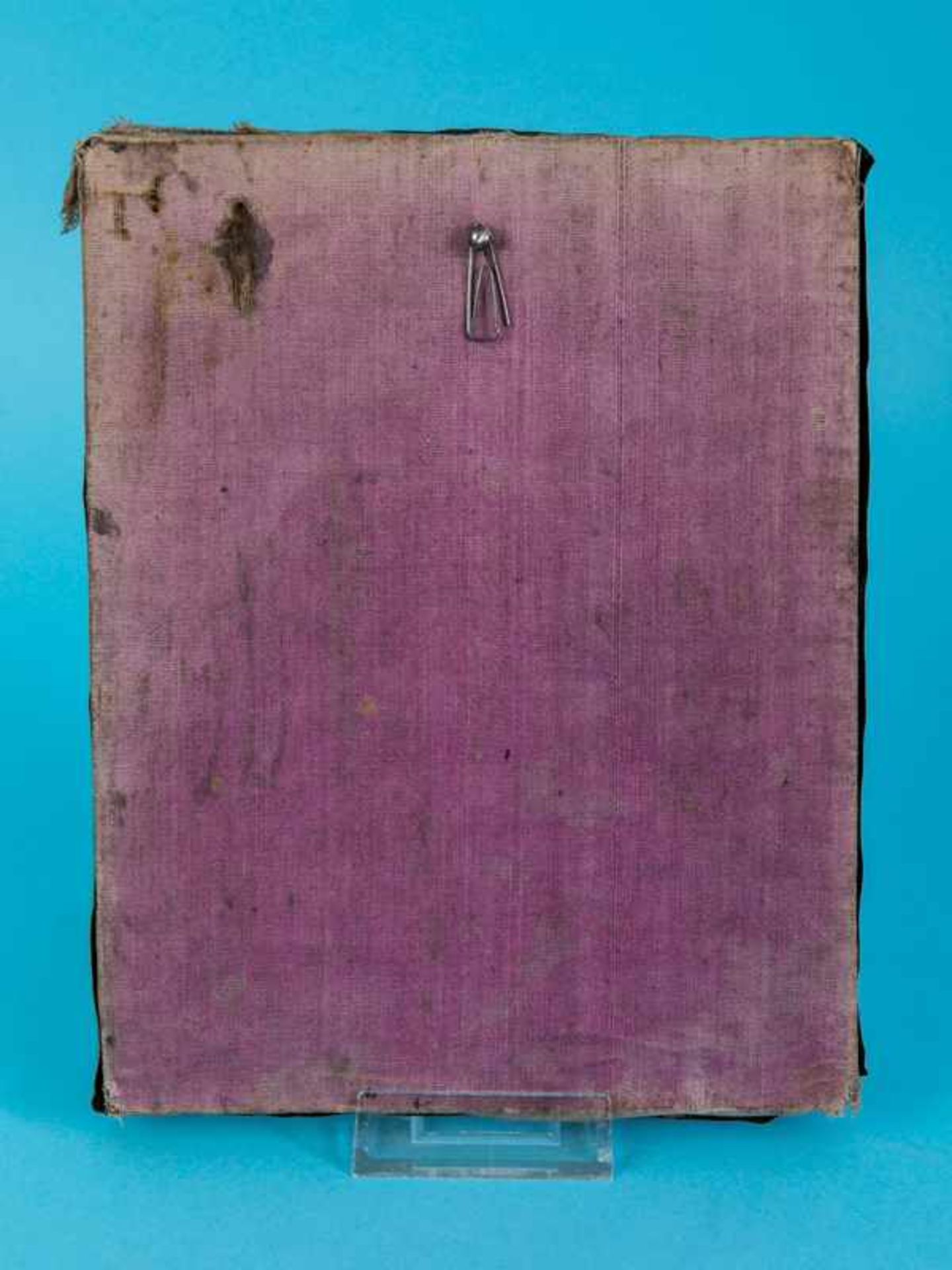 Muttergottes-Ikone mit Messing-Oklat, wohl Rußland, 19. Jh. Temperamalerei auf Holz, frontal mit - Bild 4 aus 5