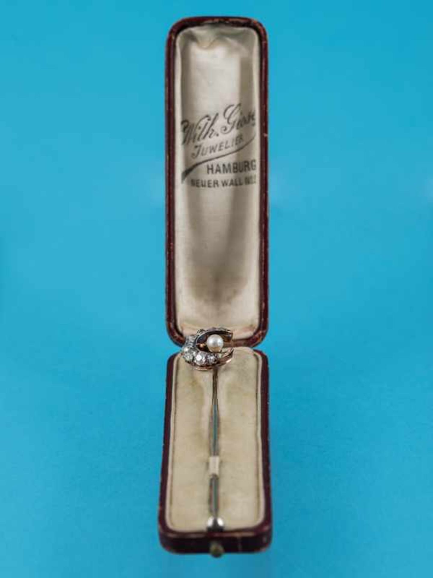 Krawattennadel mit einer Orientperle und 7 Altschliff-Diamanten, zusammen 1,18 ct, von Juwelier - Bild 2 aus 4