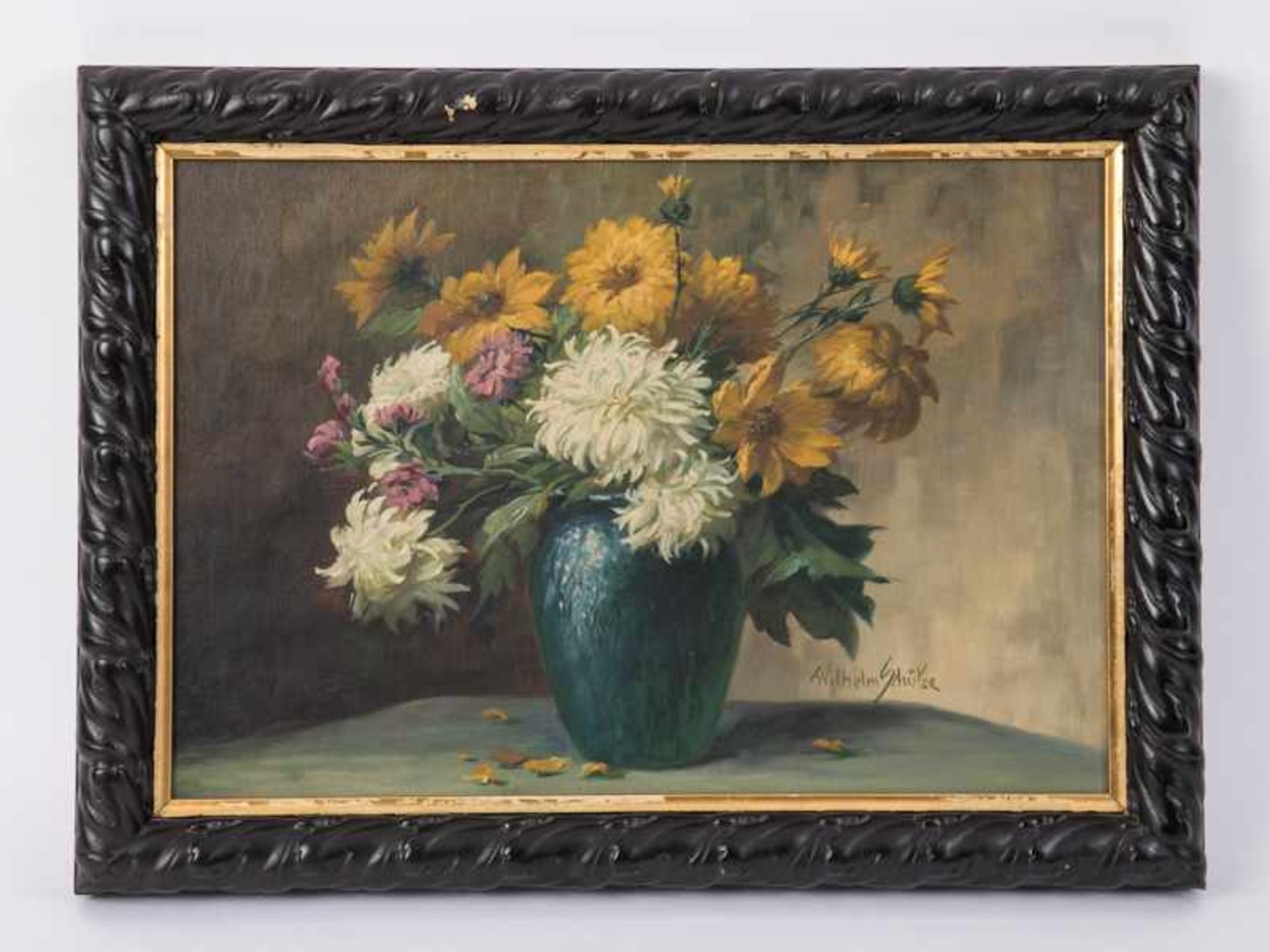 Schütze, Wilhelm (1840 - 1898). Öl auf Leinwand, Blumenstilleben; vor einem effektvoll halb