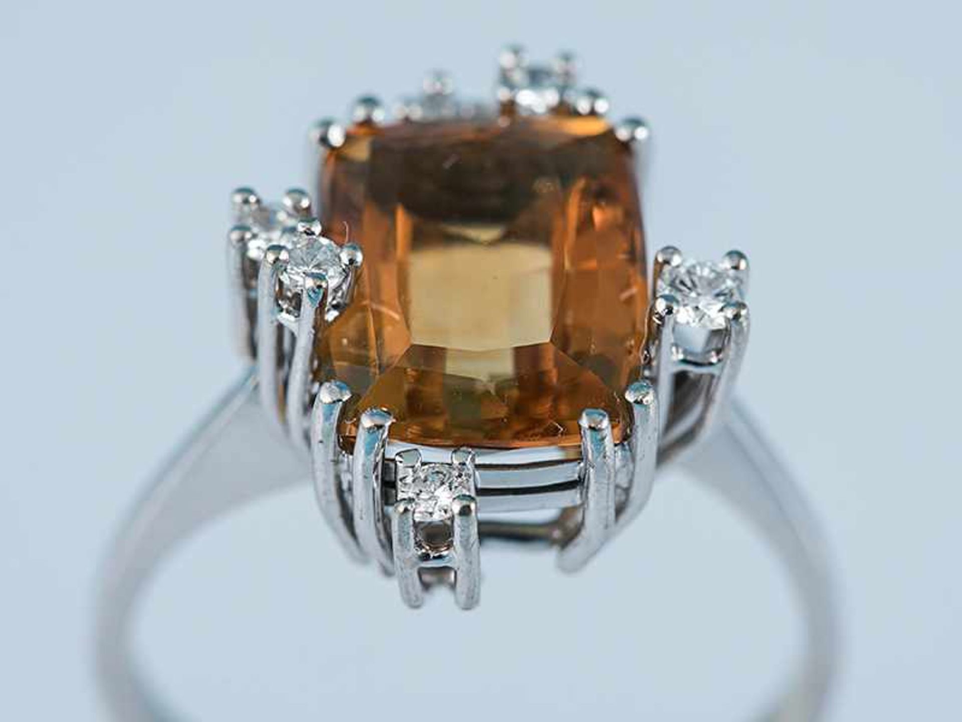 Ring mit Citrin und 6 Brillanten, zusammen ca. 0,13 ct, 70-er Jahre 585/- Weißgold. Gesmatgewicht - Bild 5 aus 5