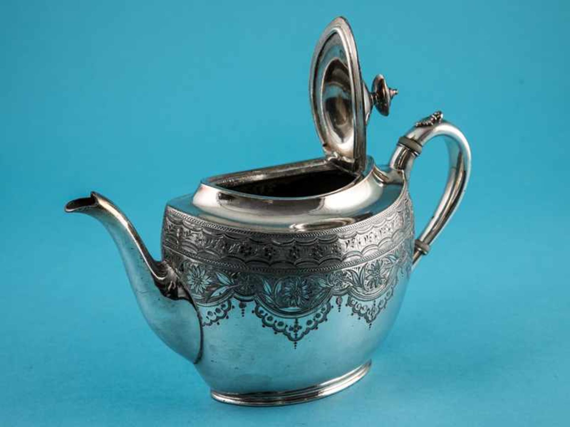 Spät-Victorianische Teekanne, James Dixon & Sons, Sheffield, England, Ende 19. Jh. Versilbert auf - Bild 2 aus 7