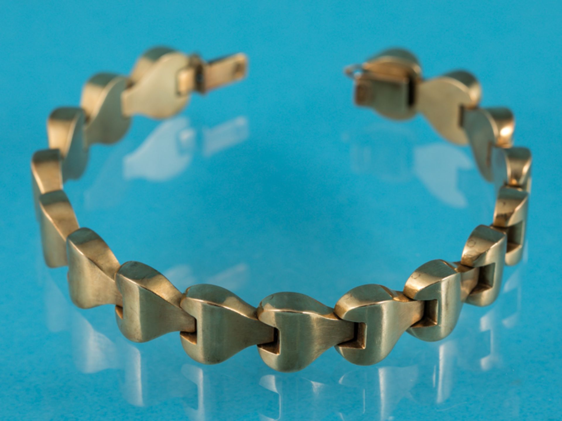 Armband, 20. Jh. 750/- Gelbgold. Gesamtgewicht ca. 18 cm. Einzelglieder in stilisierter