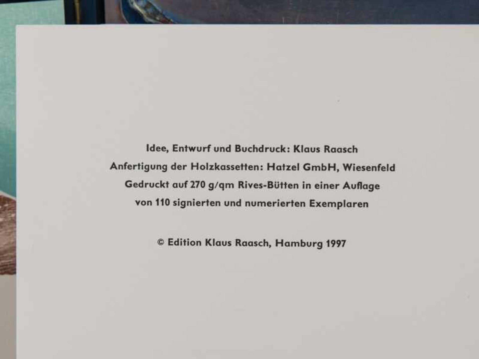 Raasch, Klaus (* 1960, Hamburger Künstler). Druckstockkasten aus Holz und 11 Original-Graphiken - Image 14 of 16