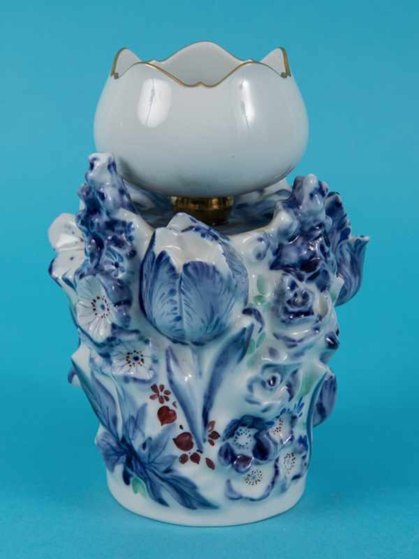 Kerzenhalter auf Blumensockel, Meissen, 2. Hälfte 20. Jh. Weißporzellan mit unter Glasur blauer - Image 9 of 15