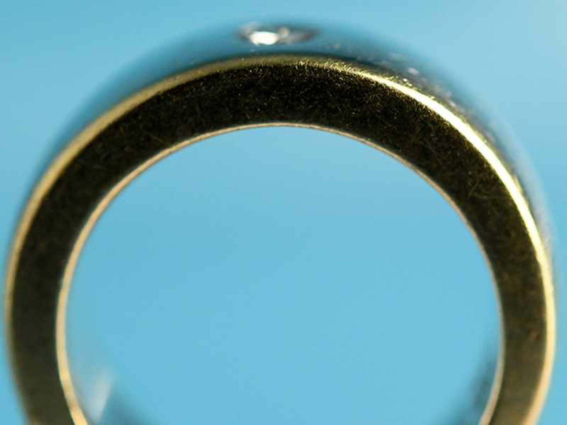 Bandring mit einem Brillanten ca. 0,10 ct, Goldschmiedearbeit, 21. Jh. 925/- Silber und 750/- - Image 9 of 11