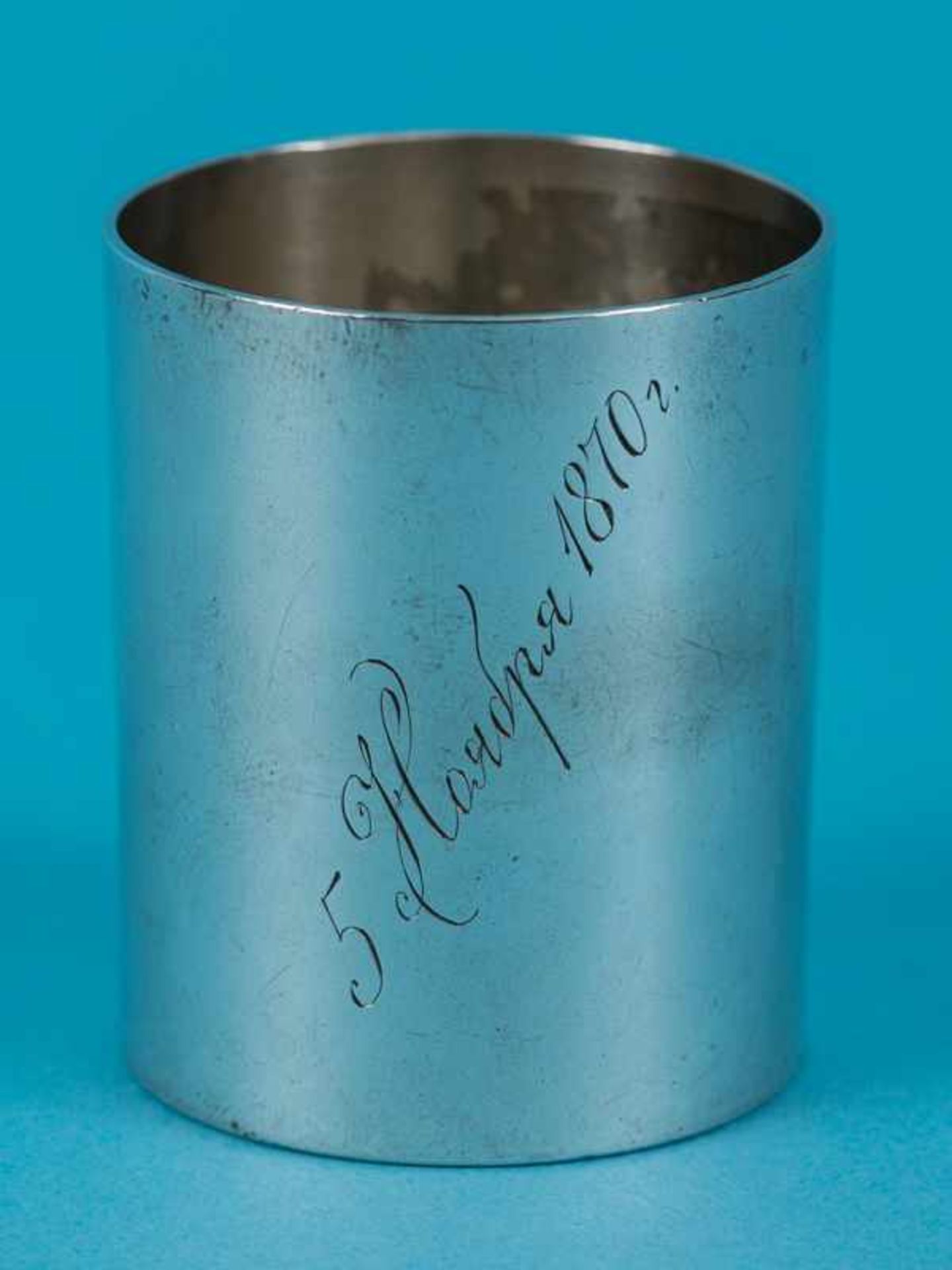 Becher mit Gravur, I.E. Morosow, St. Petersburg (Rußland), 1892. Silber (84 Zolotnik), ca. 35 g.