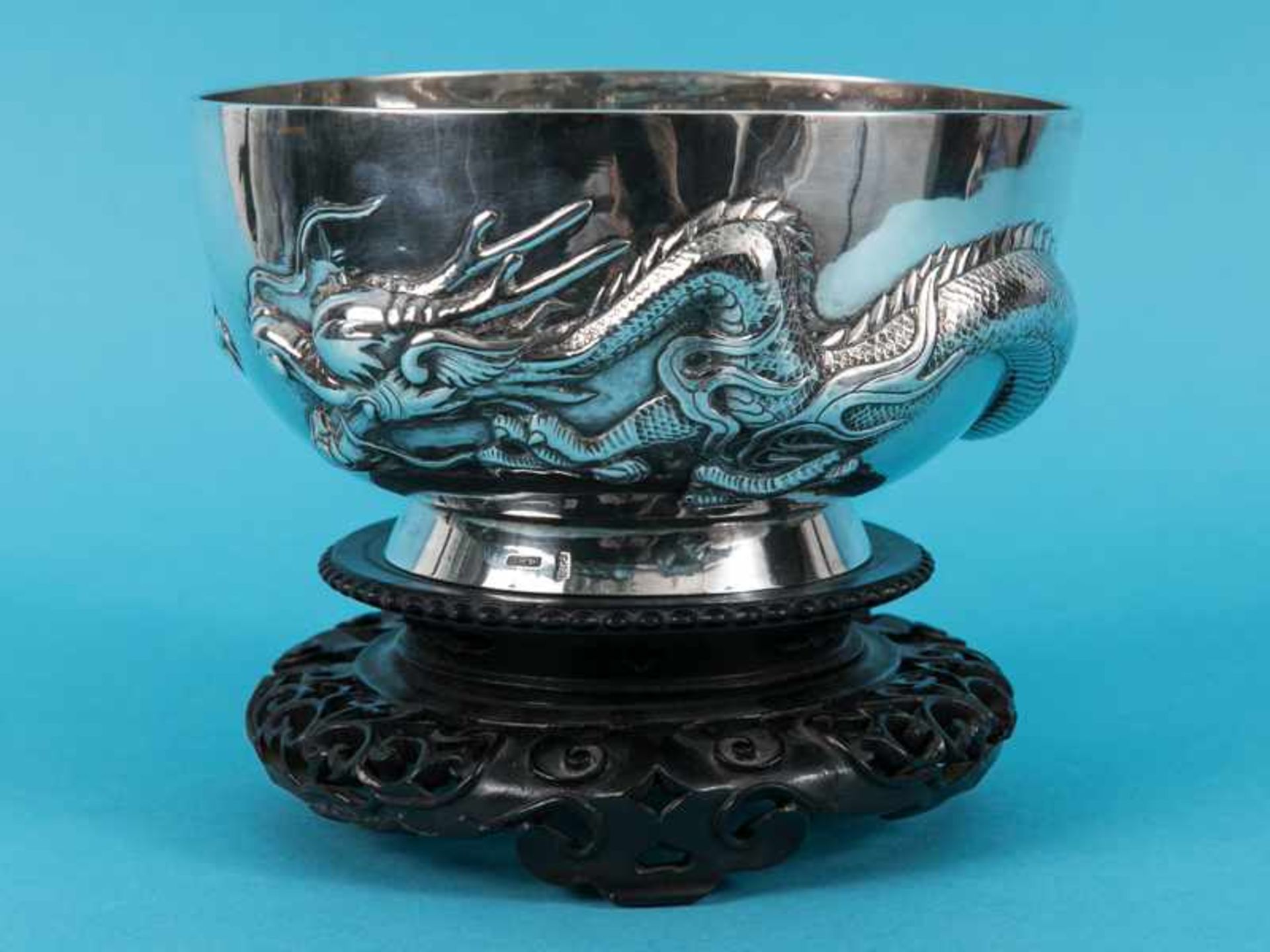 Schale mit Drachendekor (Chinese Export silver bowl), wohl Wang Hing, Hongkong, Anfang/ 1. Hälfte