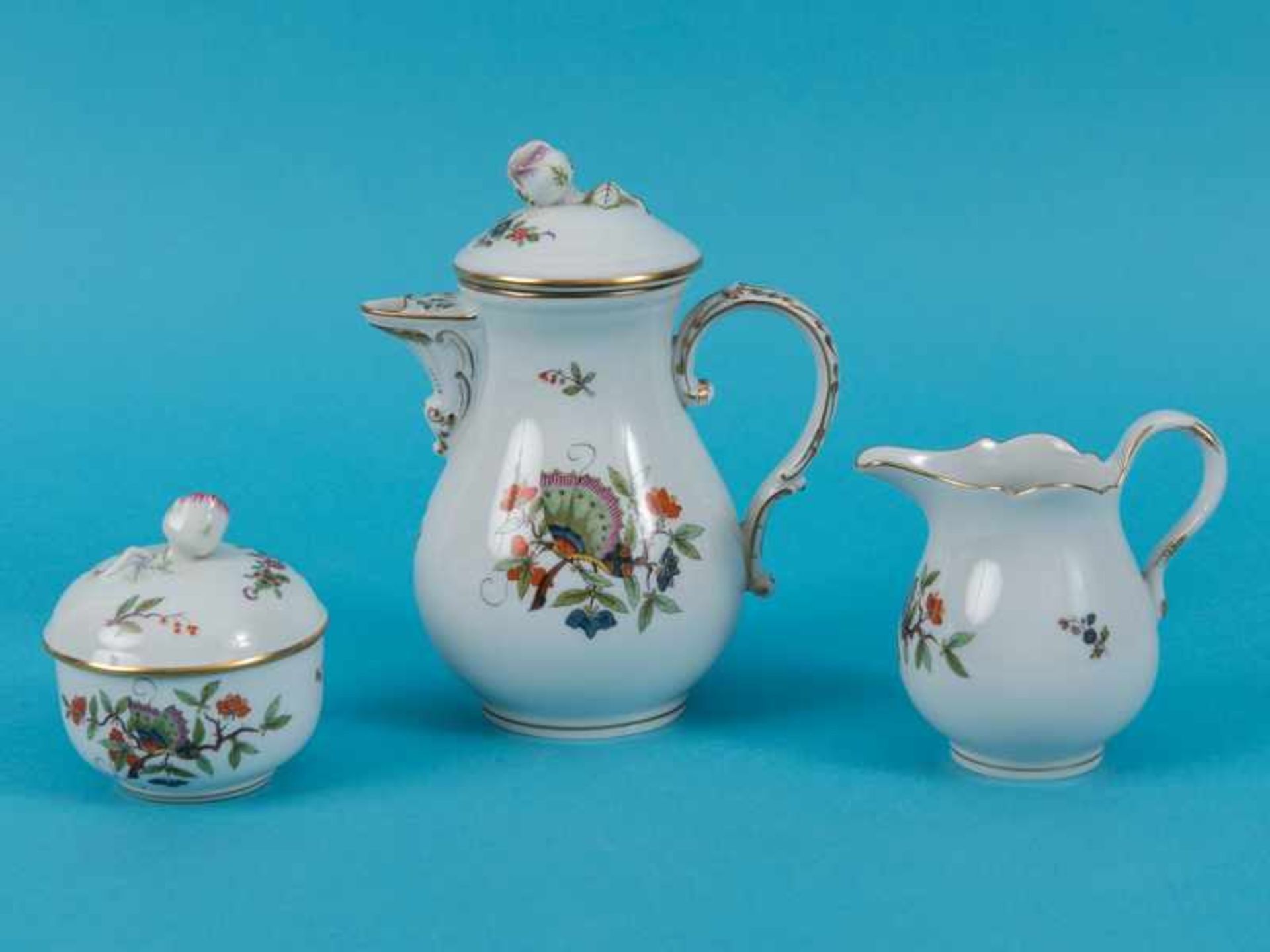 3-tlg. Mocca-Set "Bunter chinesischer Schmetterling", Meissen, 20./ 21. Jh. Weißporzellan mit