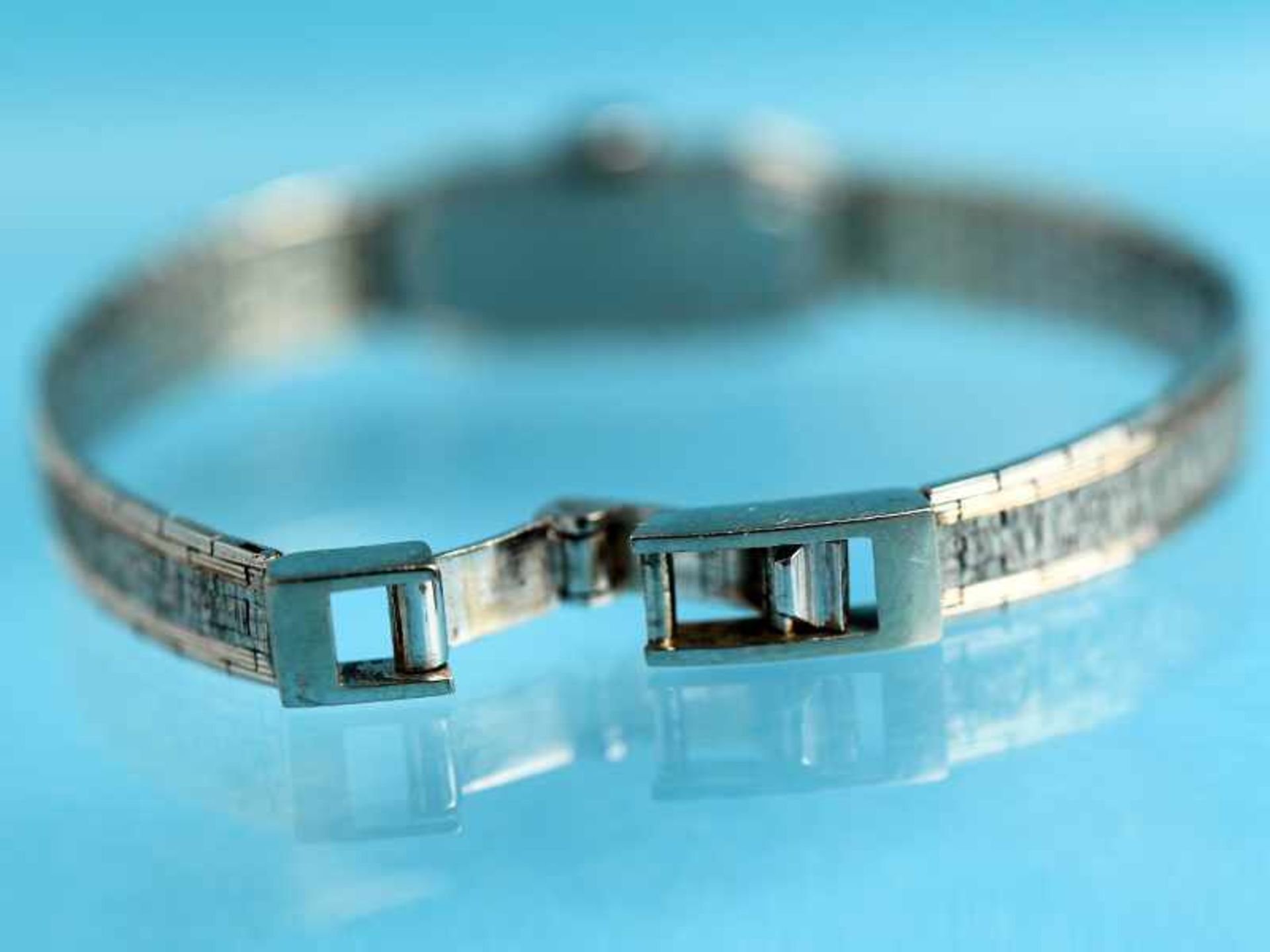 Damenarmbanduhr mit 8 Diamanten, zusammen ca. 0,2 ct, Art Déco und einem Armband, 20. Jh. - Image 5 of 5