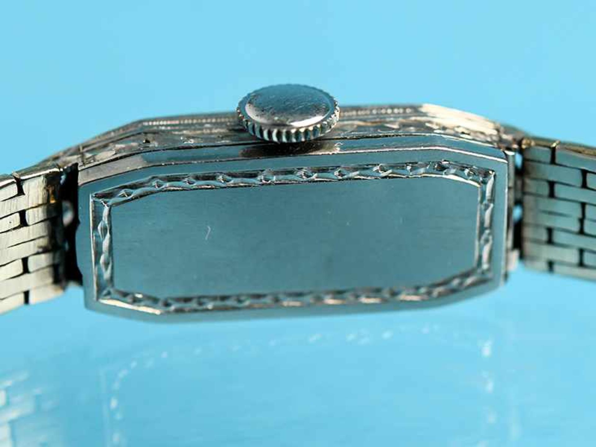 Damenarmbanduhr mit 8 Diamanten, zusammen ca. 0,2 ct, Art Déco und einem Armband, 20. Jh. - Image 3 of 5