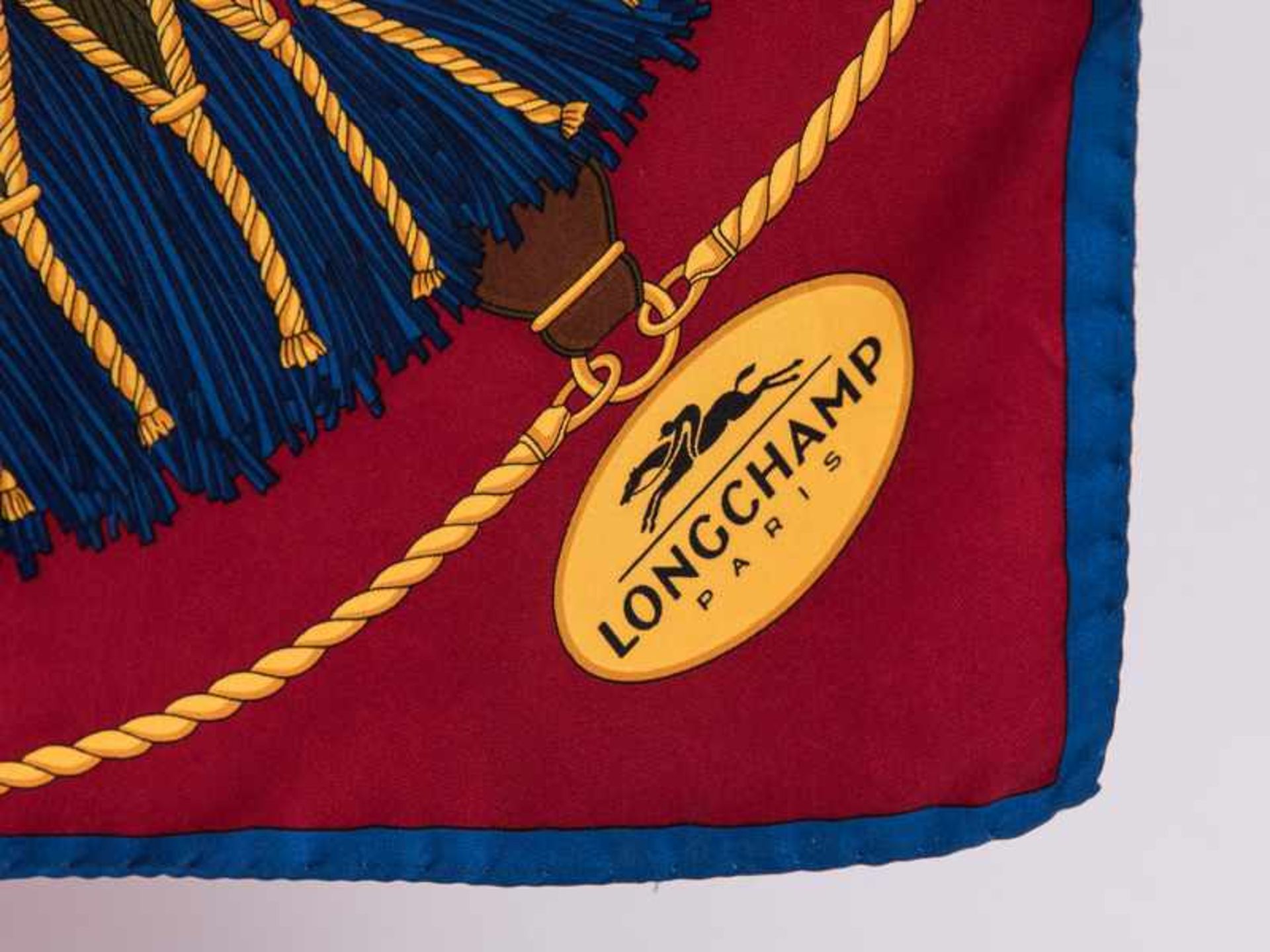 Vintage-Seidentuch von Longchamp, 20. Jh. 100% Seide. Handrolliert. Maße 86 x 86 cm. Leichte - Bild 3 aus 3