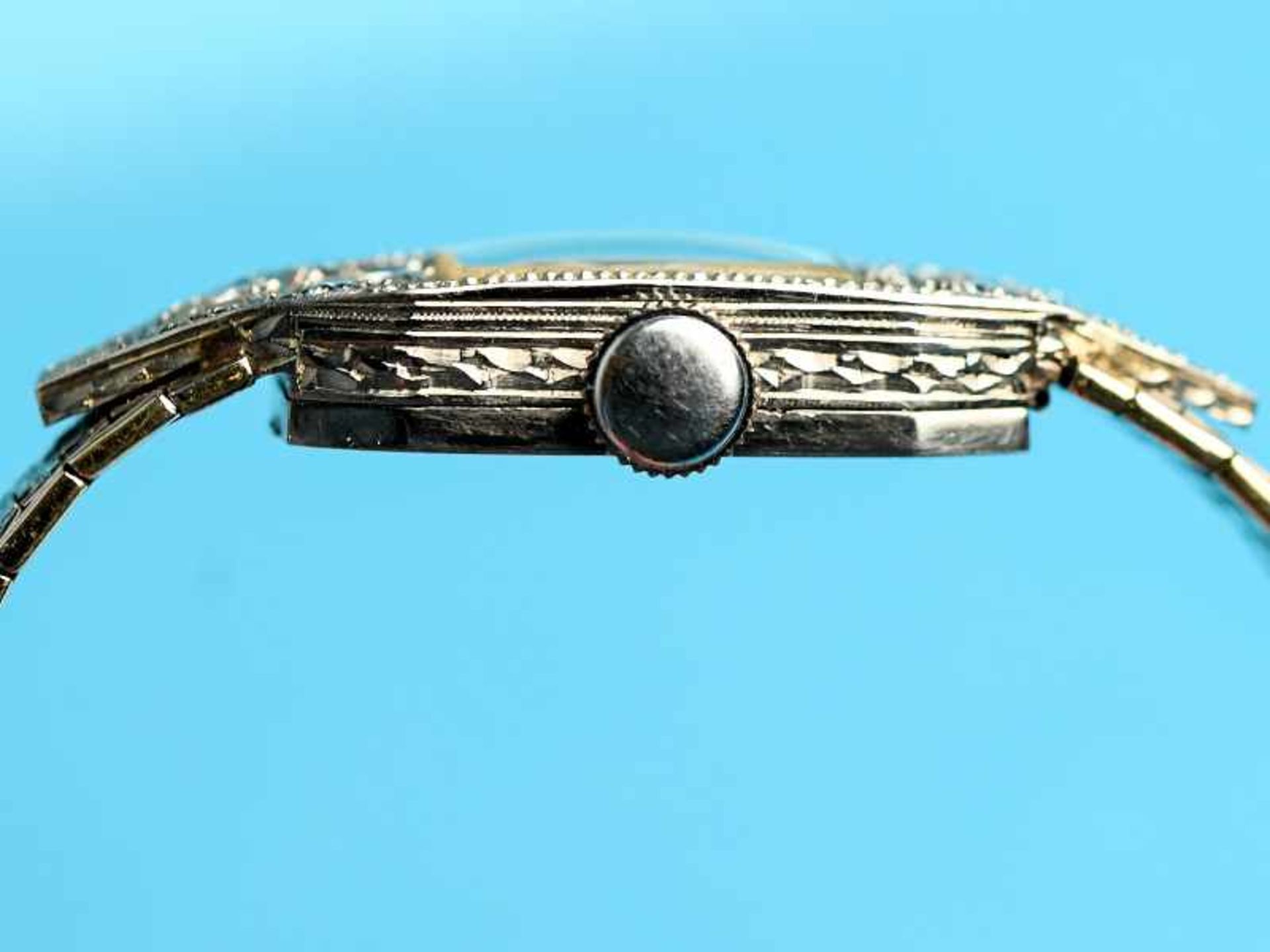 Damenarmbanduhr mit 8 Diamanten, zusammen ca. 0,2 ct, Art Déco und einem Armband, 20. Jh. - Image 2 of 5