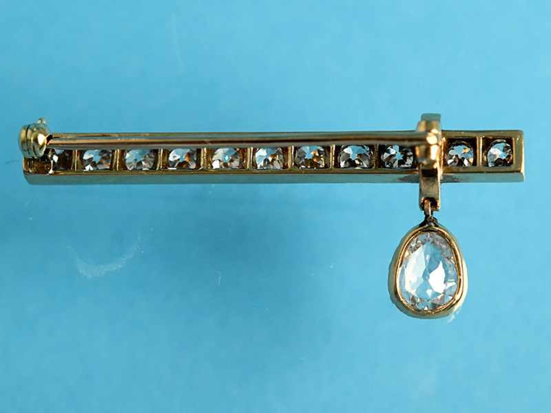 Hochwertige Nadel mit Diamanten, zusammen 3,4 ct, Juweliersarbeit, Art Déco. 585/- Gelbgold. - Bild 4 aus 4