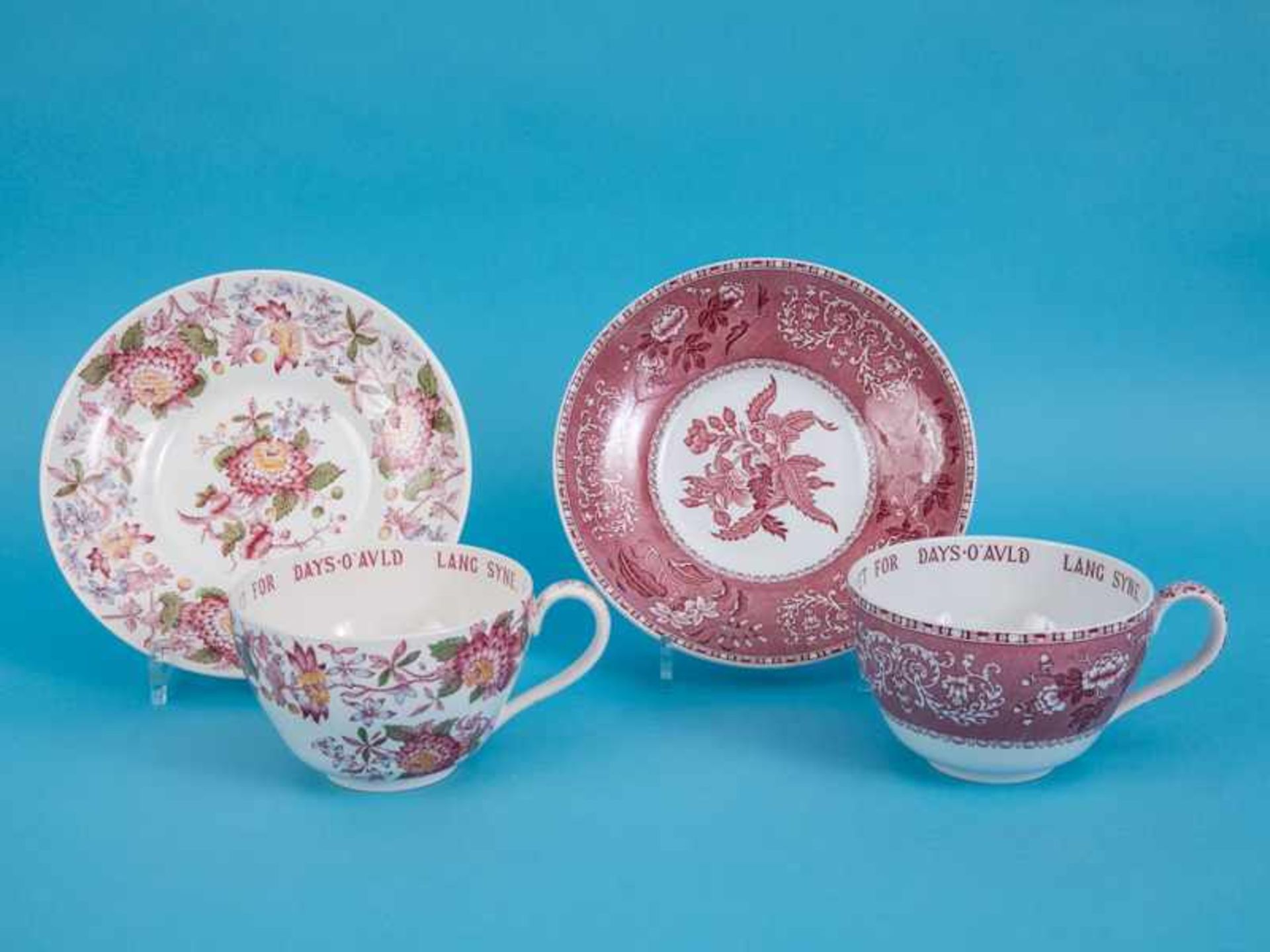 2 Jumbo-Tassen "Pink Camilla"/ "Spode's Aster", Spode Copeland, England, 20. Jh. Steingut mit