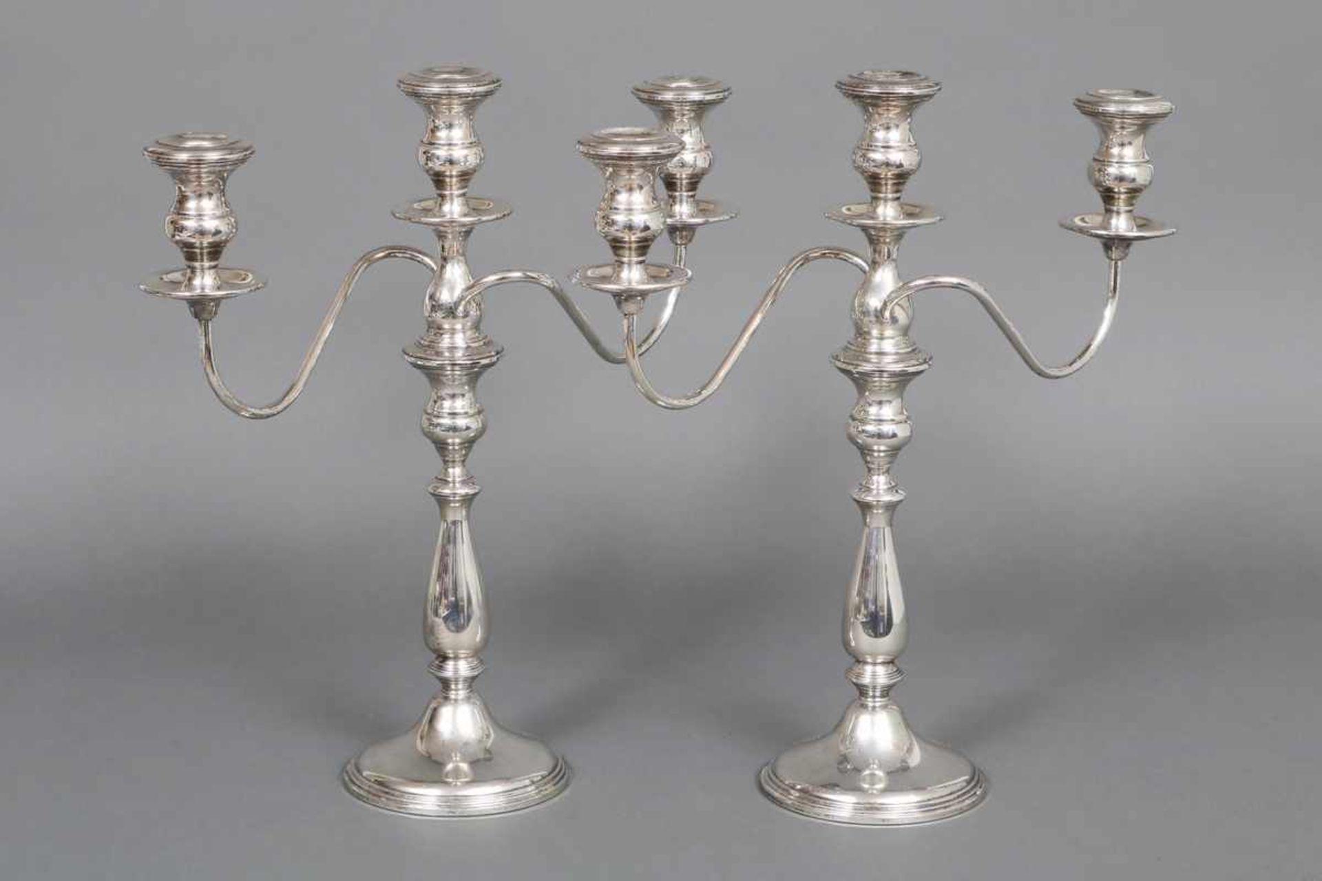 Paar Kerzenleuchter Sterling Silber, Amerika, 1. Hälfte 20. Jhdt., je 3-flammig, sogenannter ¨