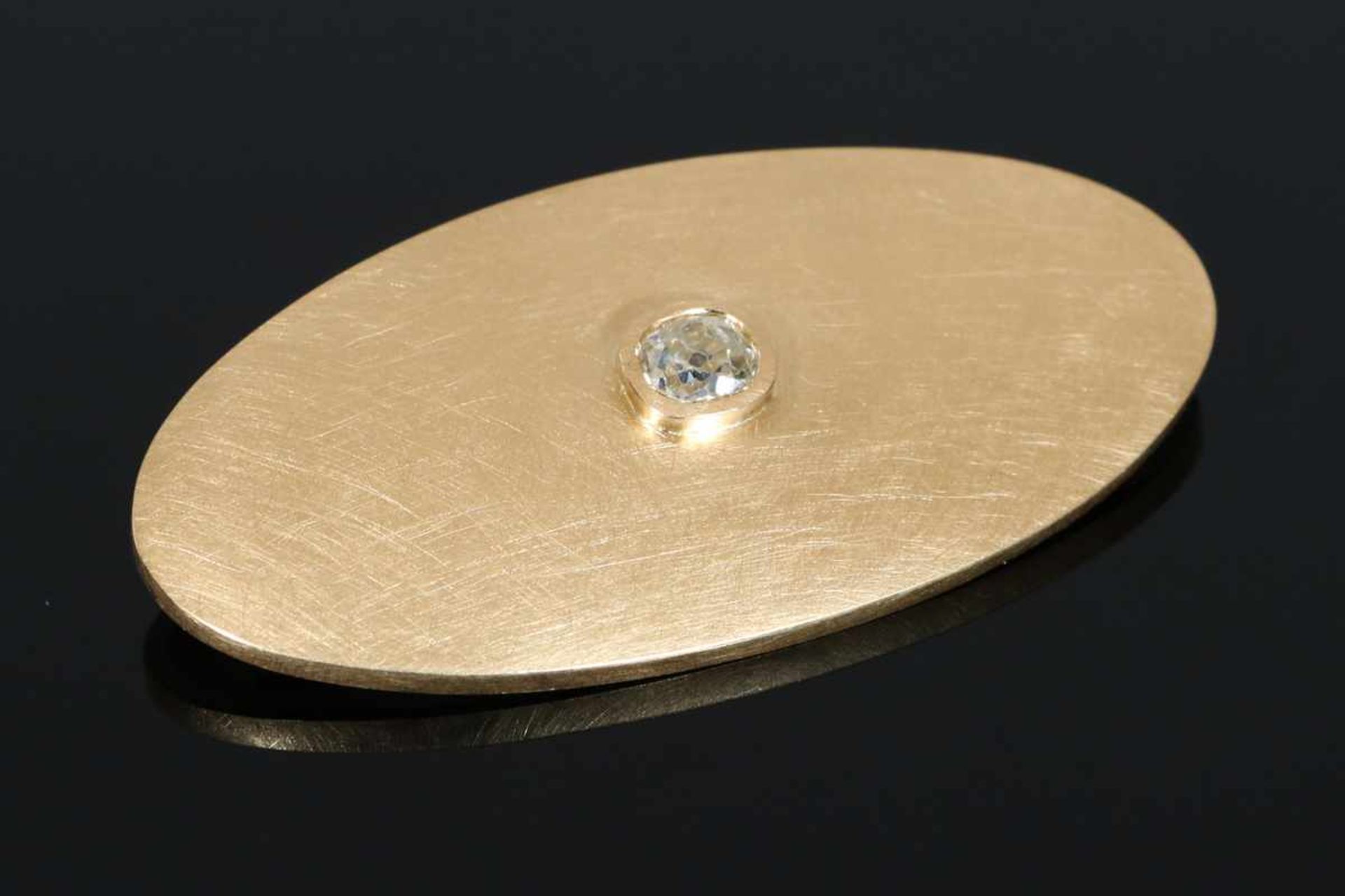 Diamant-Brosche Sonderanfertigung, 750er Gelbgold mit 1 zentralen Altschliff-Diamanten, ca. 0,50ct.,