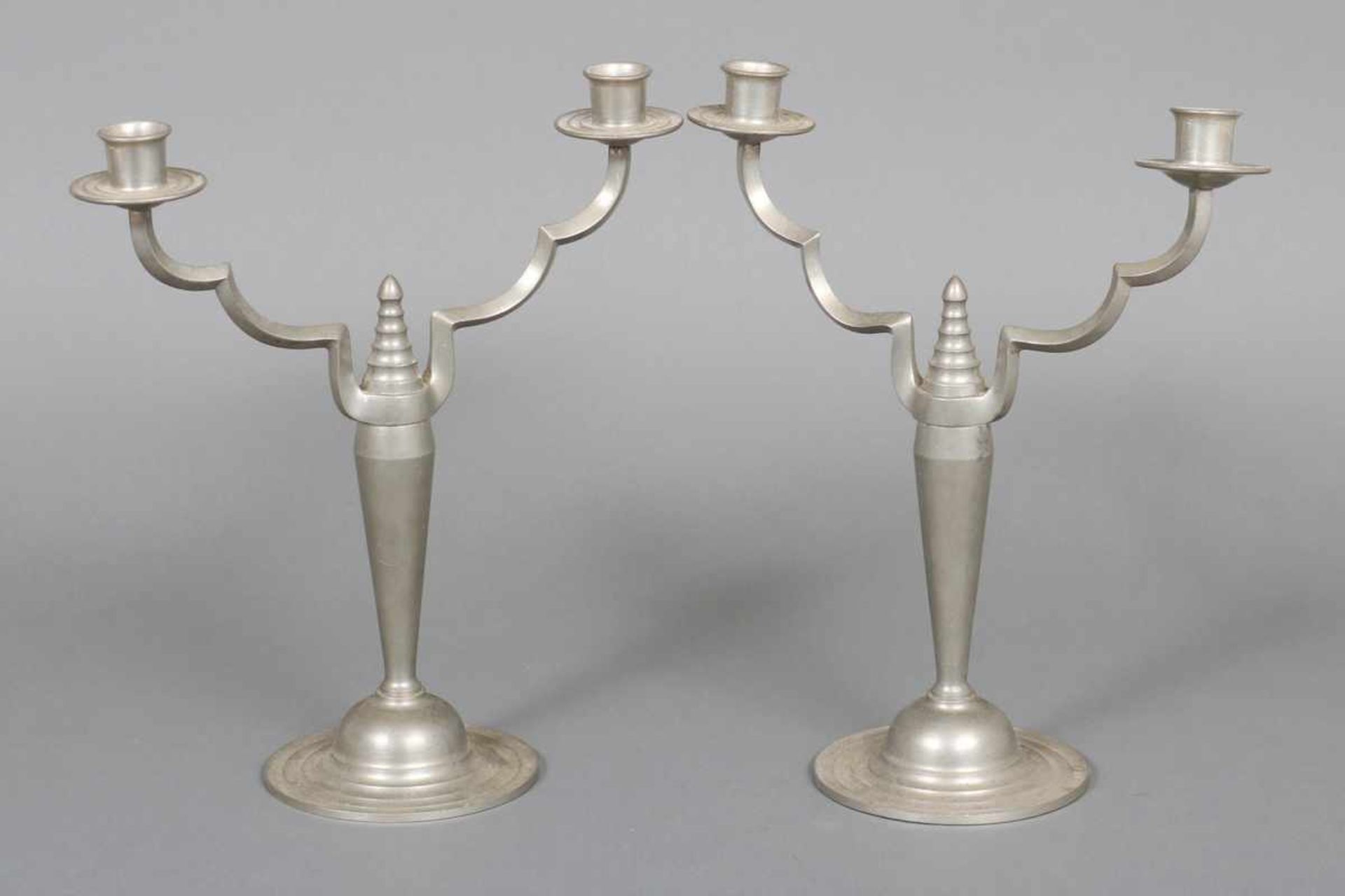 Paar Leuchter Zinn (Engelszinn-Marke und Herstellermarke ¨GSZ¨ im Oval), um 1920, 2-flammig,