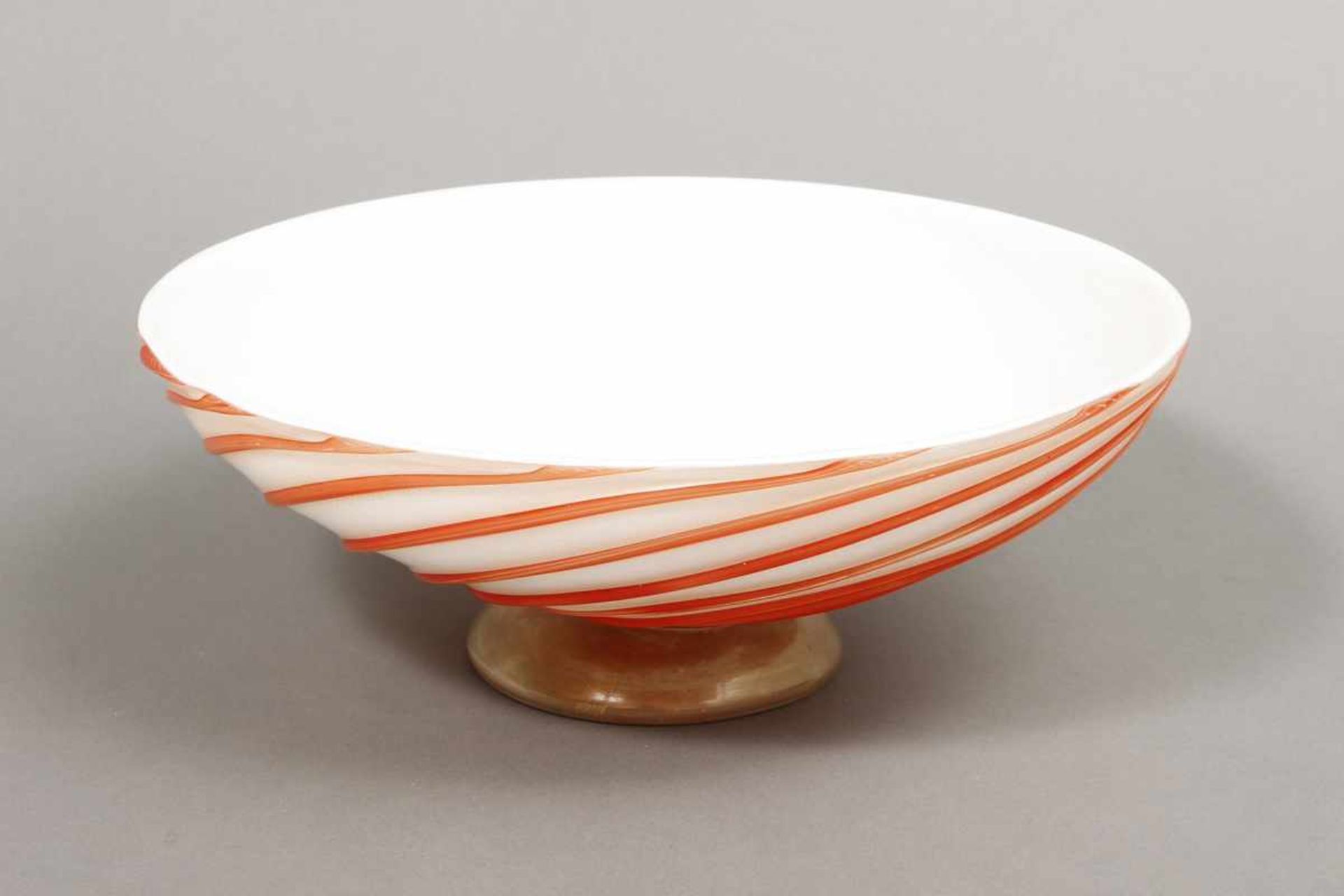 Wohl SEGUSO (Murano) Glas-Schale um 1960, runde, gemuldete Schale, weiß überfangen, mit
