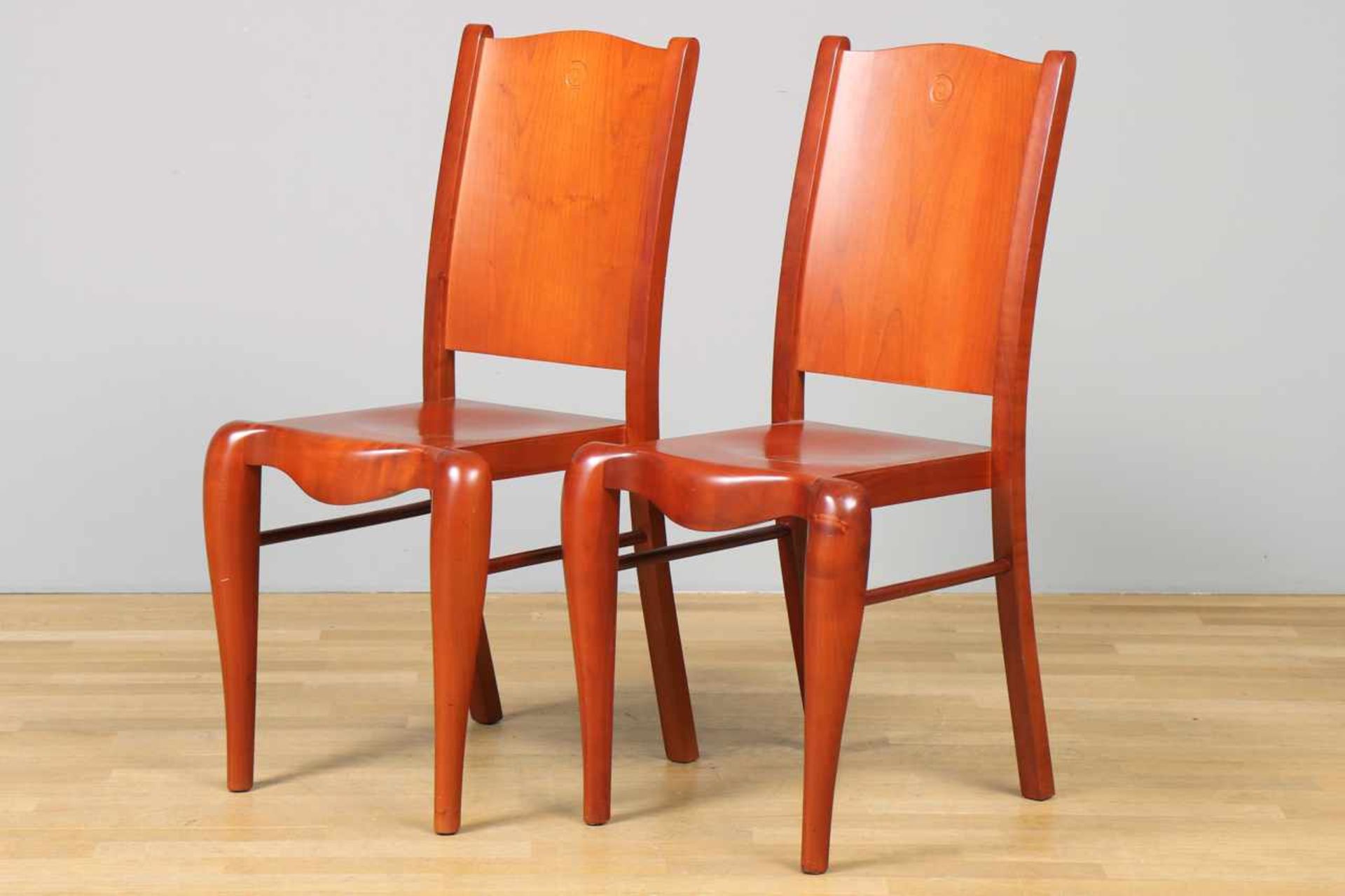 Paar PHILIPPE STARCK Stühle Placide of the Wood Kirschholz, gemuldete Sitzfläche, geschweifte Beine,