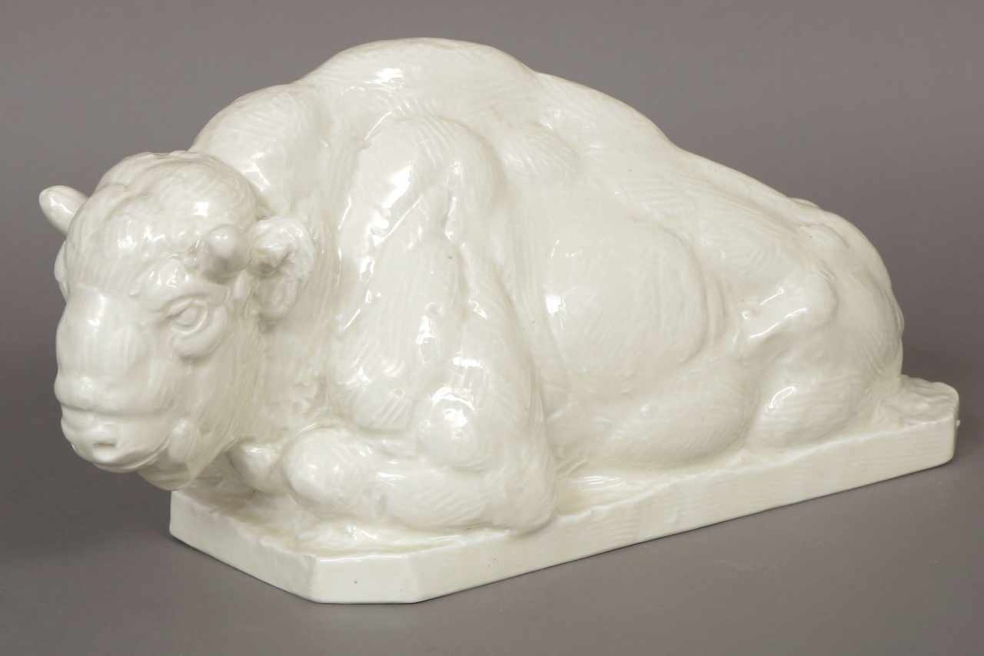 ROSENTHAL Porzellanfigur ¨Liegendes Bison¨ Entwurf August Gaul, um 1929, Modellnummer 392,