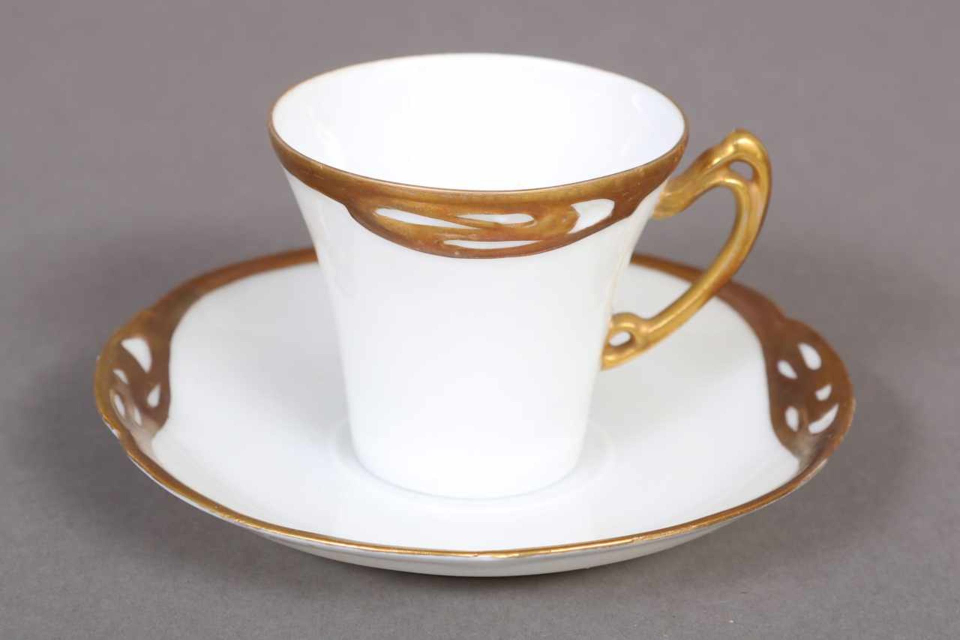 ROSENTHAL Ziertasse mit Untertasse um 1900, Entwurf wohl Henry van der Velde, Weißporzellan mit