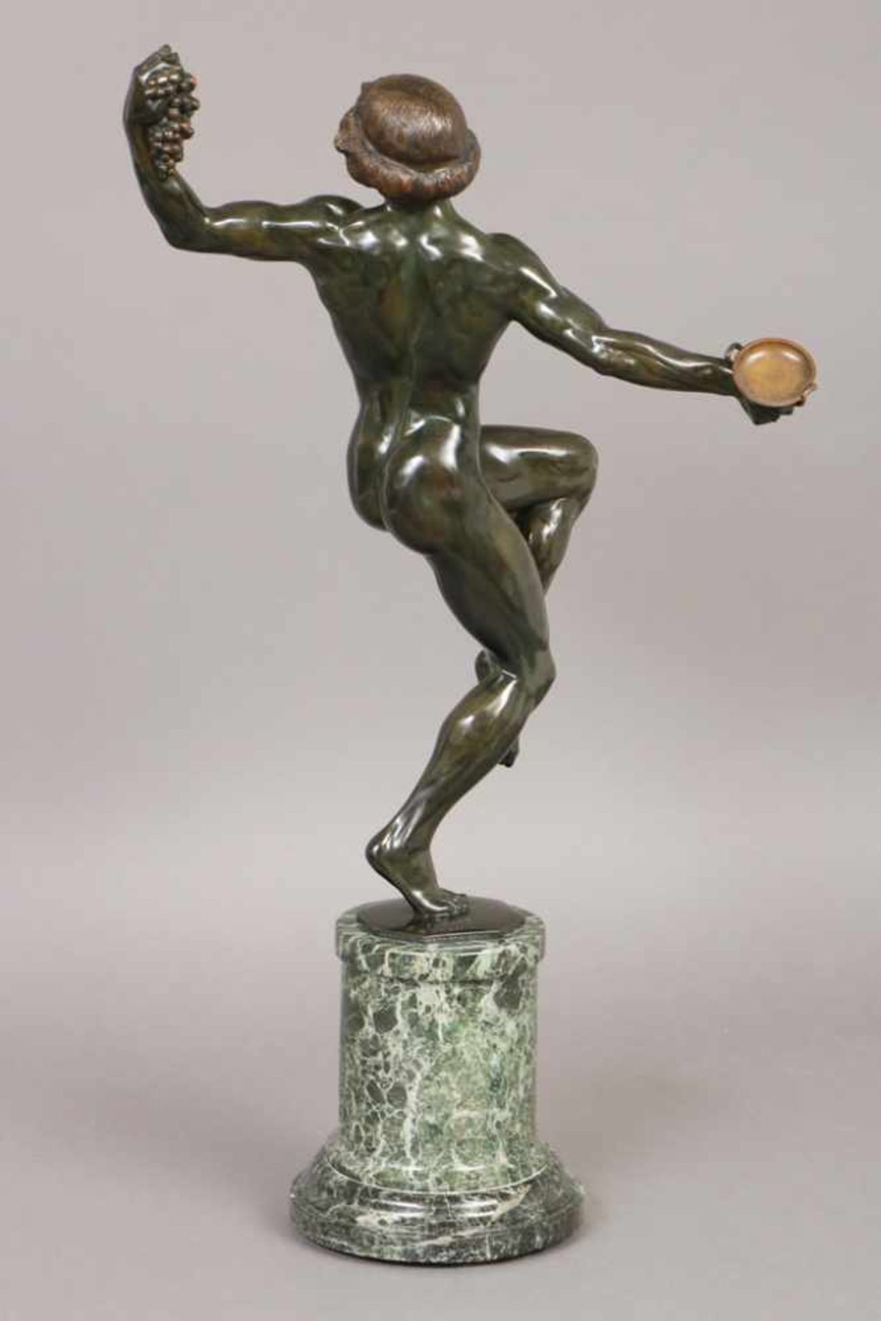 RUDOLF MARCUSE (1878-1929) Bronzefigur ¨Tanzender Bacchant¨ dunkel patiniert, Figur eines - Image 2 of 3