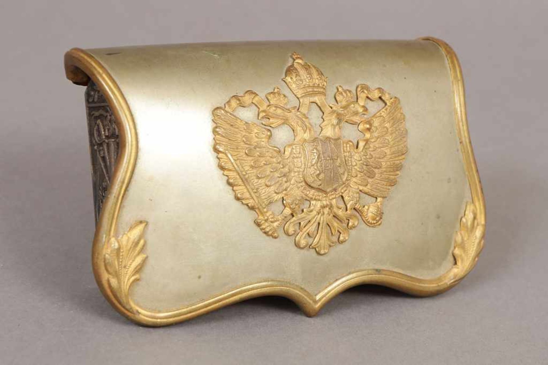 Siegel-Gürteltasche des 19. Jhdts. Messing, vergoldet, mit Doppeladler-Applike, in rot beledertem