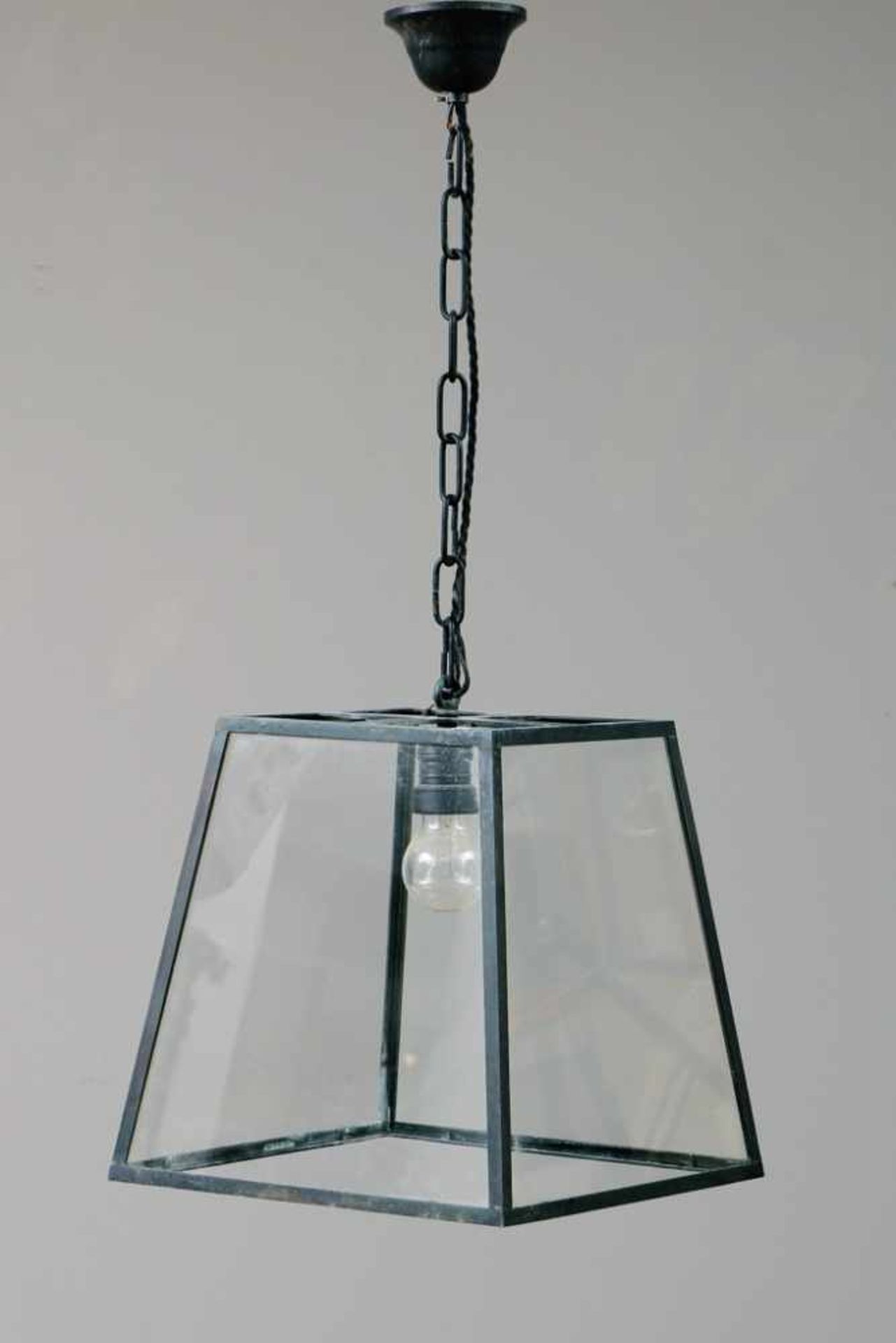 VINCENT VAN DUYSEN Laterne/Deckenlampe geschwärztes Metall, 4-seitig verglast, 1 elektrische