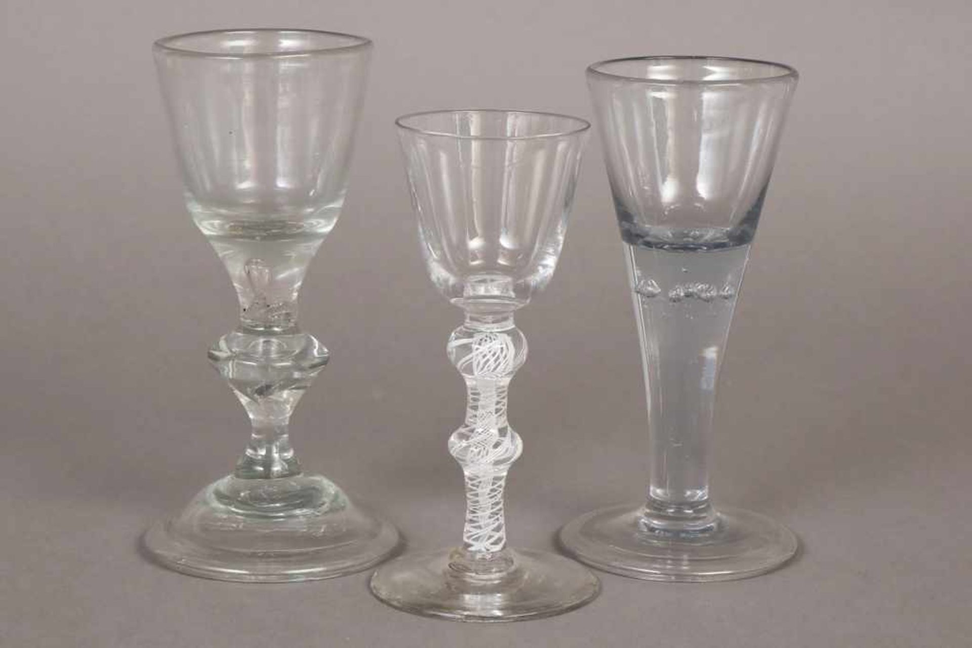 3 LAUENSTEINER Gläser 19. Jhdt., farbloses Glas, verschiedene Formen, teilweise Luft- bzw.