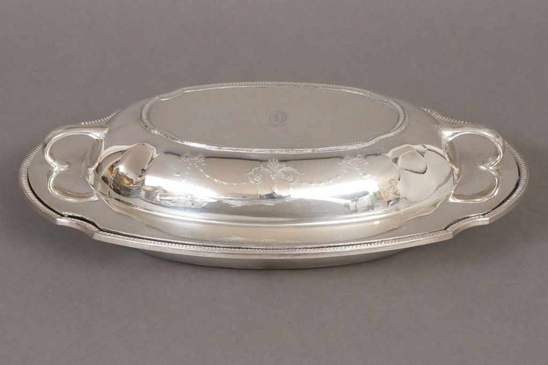 Servier-Deckelschale Metall, versilbert, USA, um 1920, oval-passige Form, Deckel mit