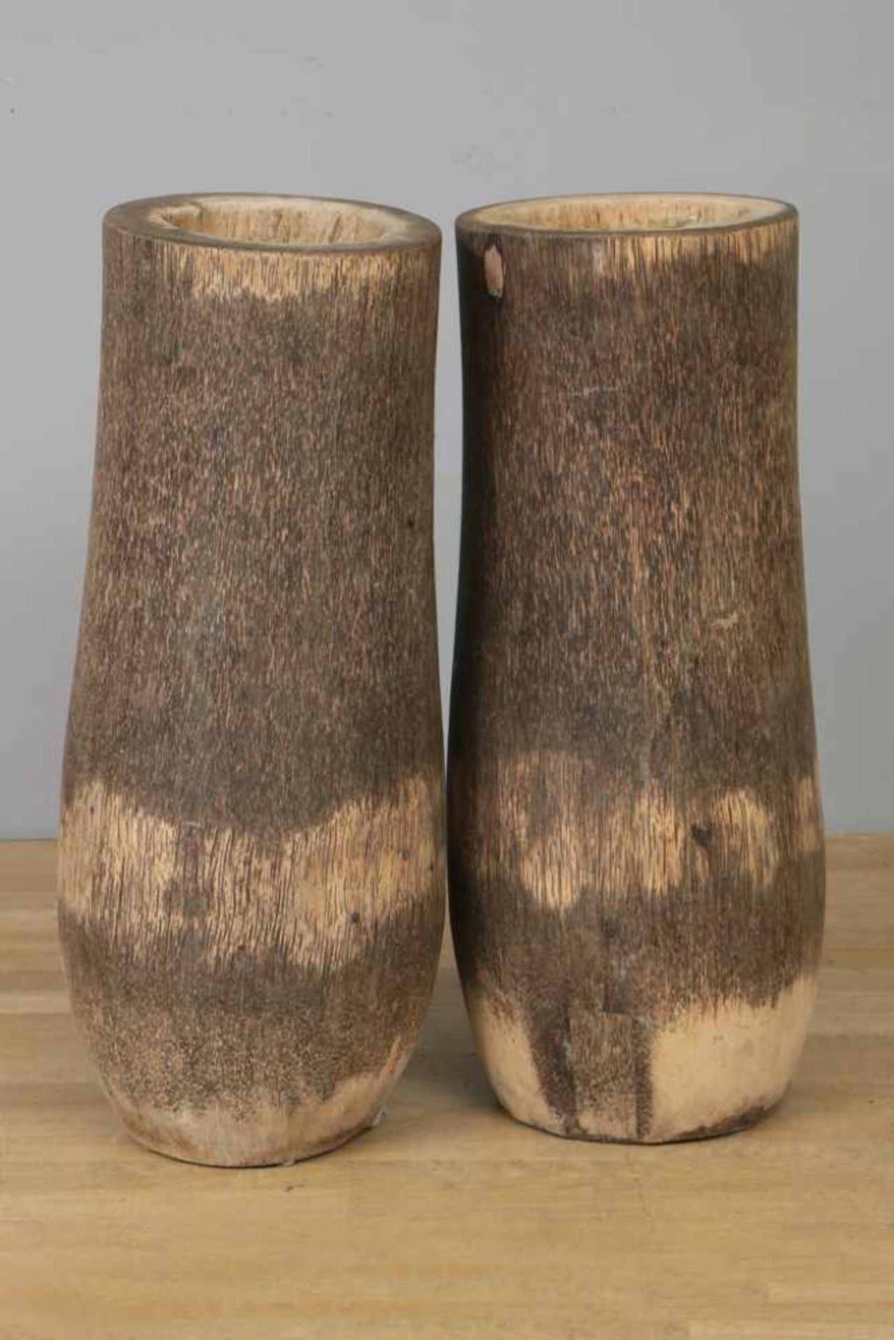 Paar Beisteller/Pflanztröge Palmenstamm, bearbeitet, H 84cm, D 29cm