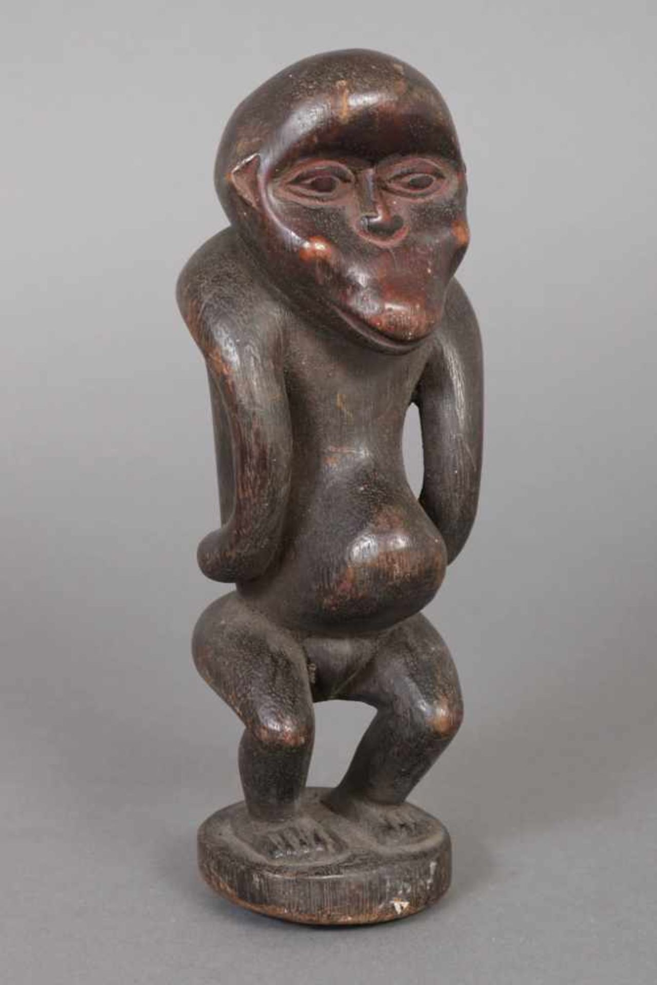 Afrikanische Holzschnitz-/Reliquiarfigur wohl Bura, Nigeria, stehende, weibliche Figur mit