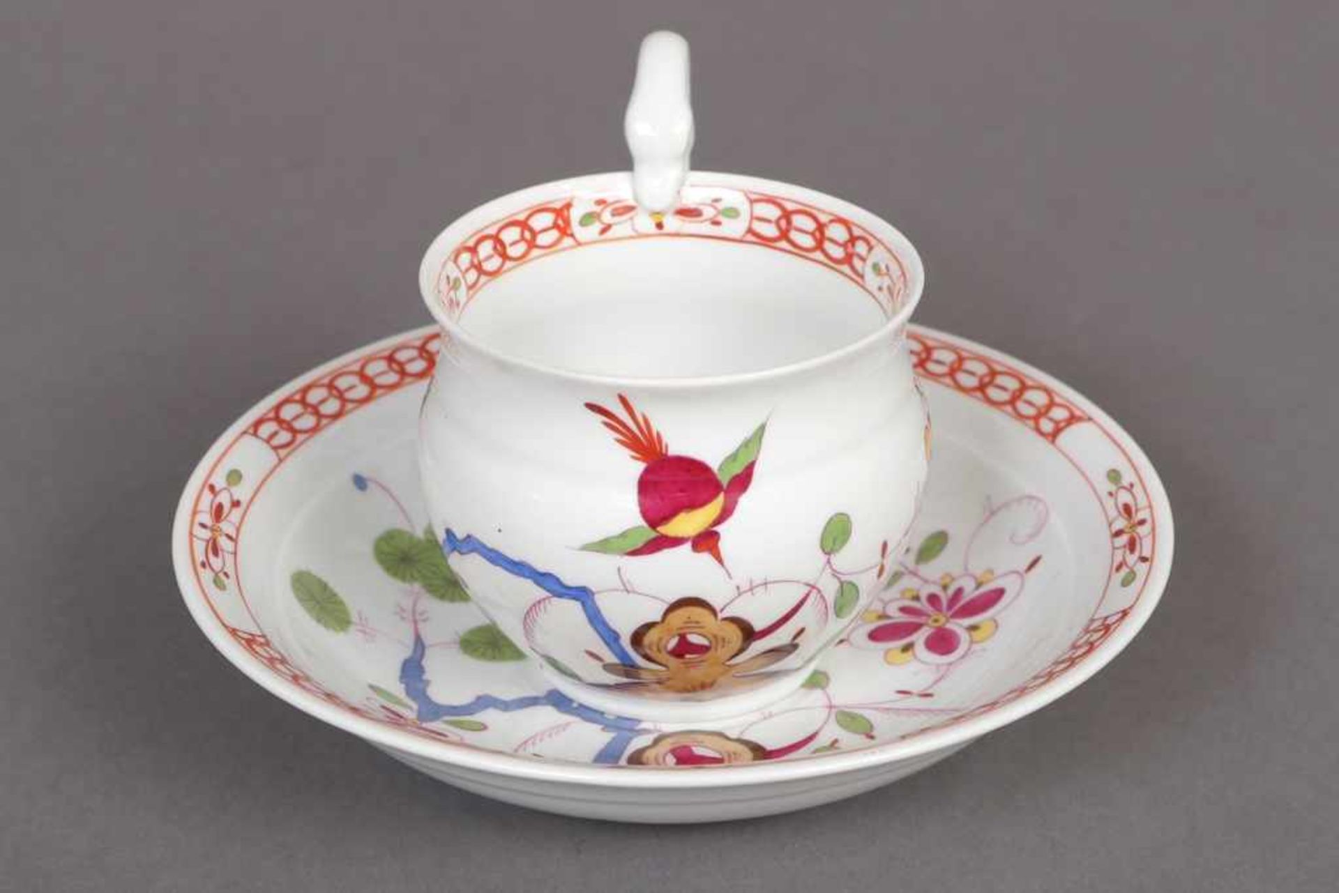 MEISSEN Tasse mit Untertasse 19. Jhdt. (Knaufzeit), ¨Empire¨-Form mit Schwanenhals-Griff,