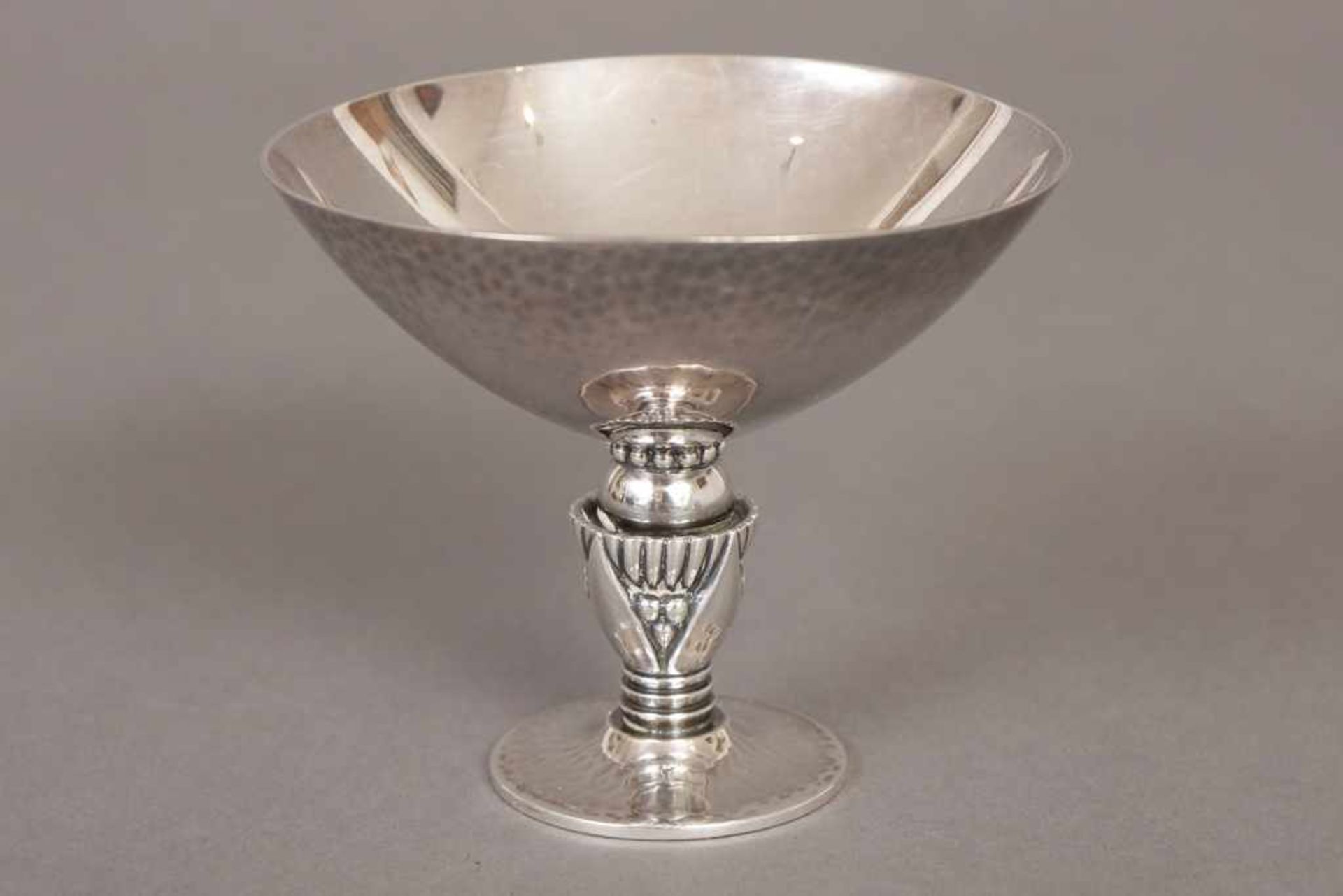 GEORG JENSEN Fußschale (Modell 572a) Entwurf Gundorph Albertus, 925er Silber, weit ausgestellte,