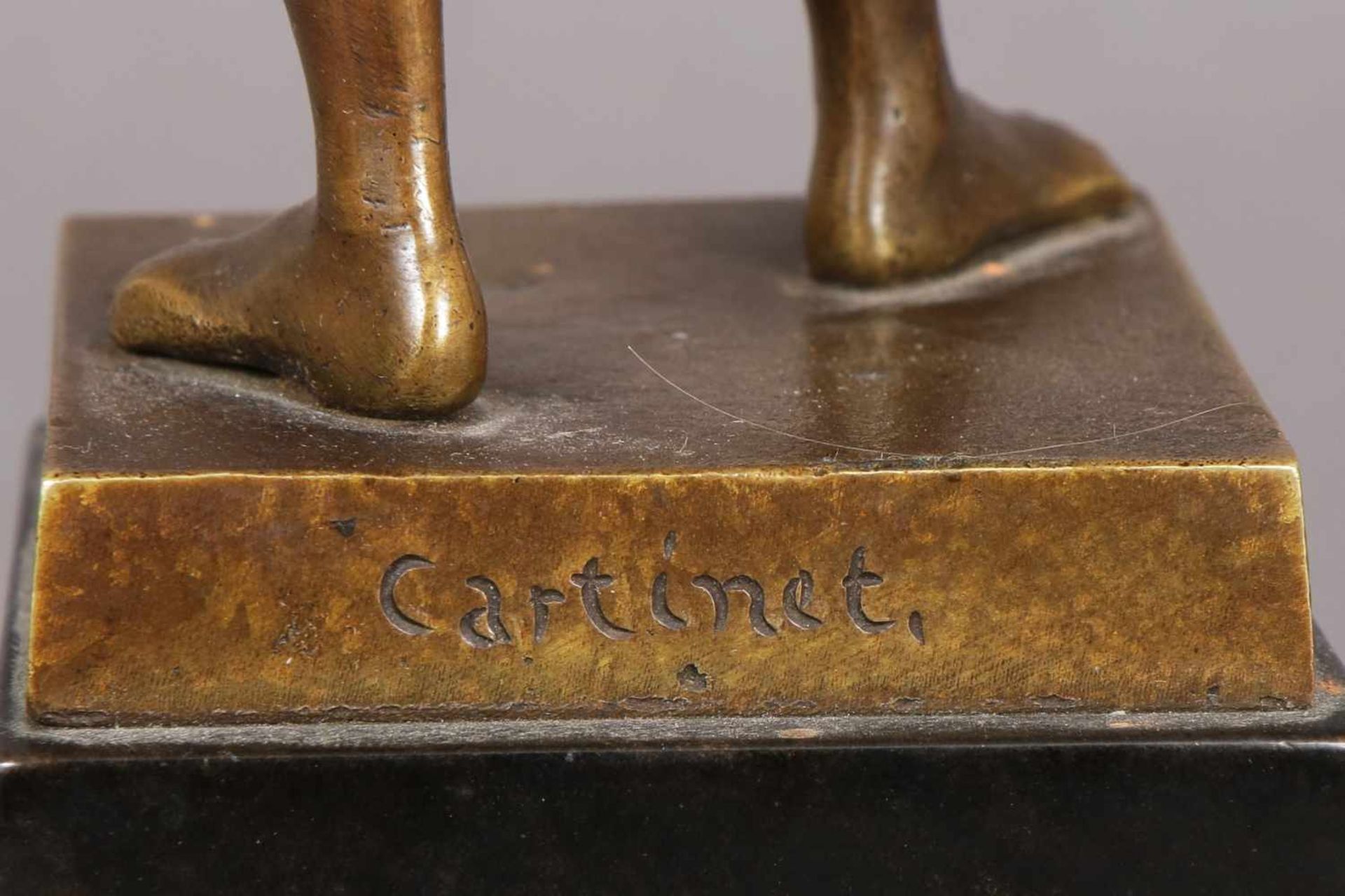 Figürliche Bronze/Wanderpreis im Stile der Antike ¨Diskuswerfer¨ rücks. sign. ¨Cartinet¨, auf - Bild 3 aus 3