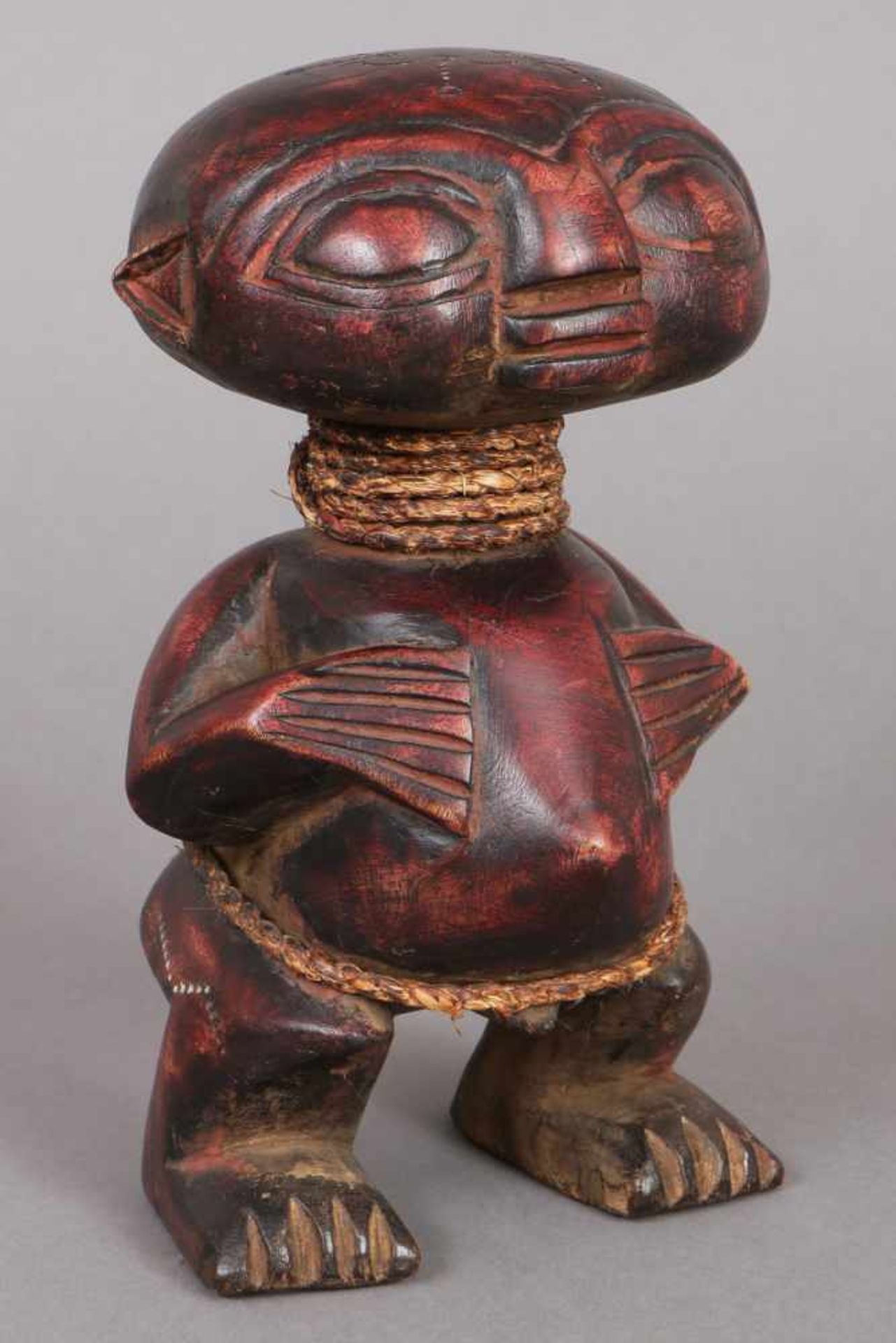 Afrikanische Holzschnitzfigur/Reliquiarfigur Hartholz, dunkel gebeizt, Westafrika, 20. Jhdt., mit