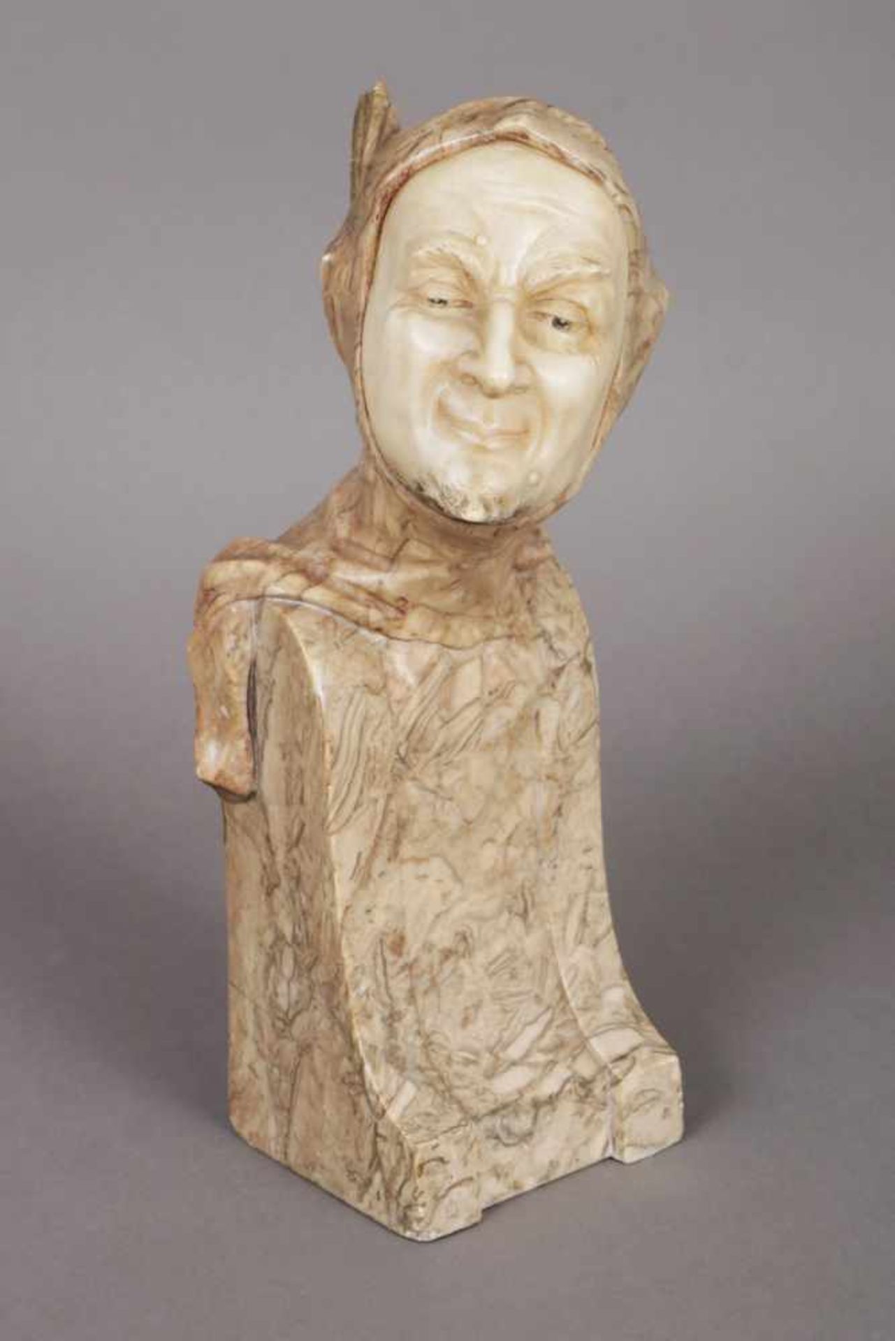 ERNST BECK (1879-1941) Skulptur ¨Büste des Mephisto¨ Marmor, am Stand signiert, H ca. 35cm