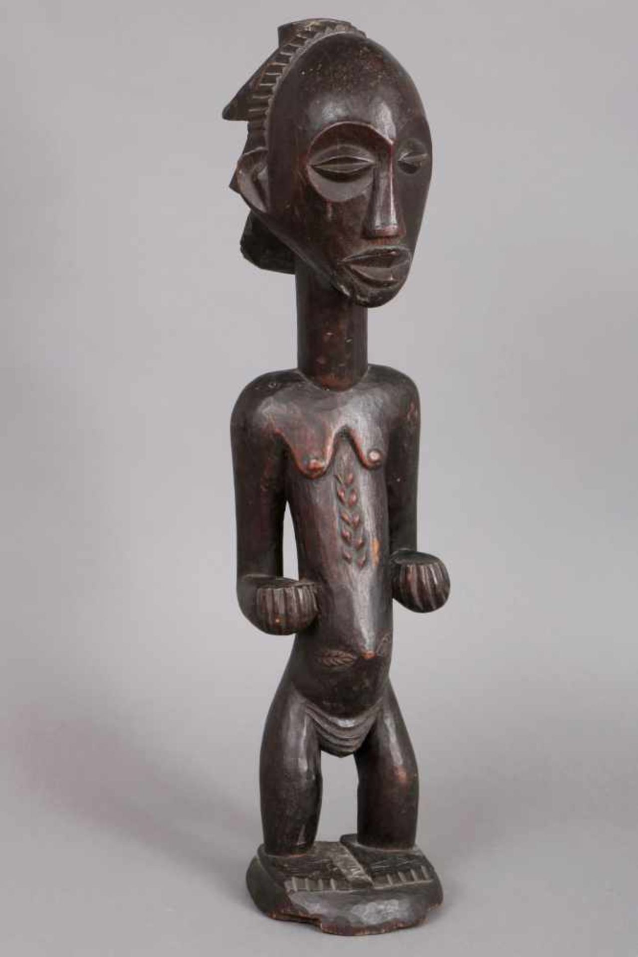 Afrikanische Ritualfigur wohl Songye, dunkel patiniert, H ca. 60cm