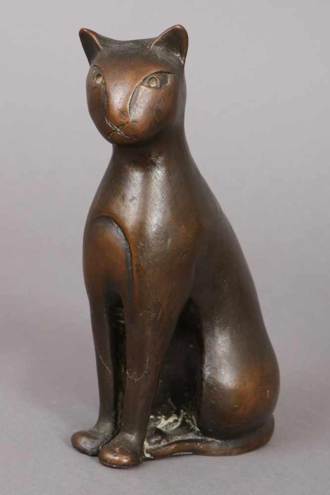 Bronzefigur ¨Sitzende Katze¨ dunkel patiniert, am Boden signiert ¨H. Stimerle¨ (?), H ca. 20cm