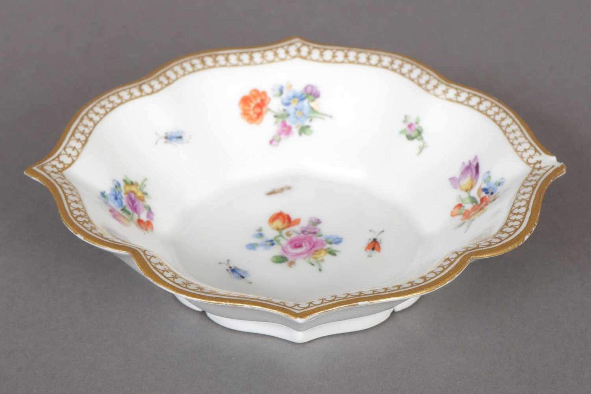 MEISSEN Anbietschälchen 2. Hälfte 19. Jhdt., passige Form, polychromes Blümchen- und