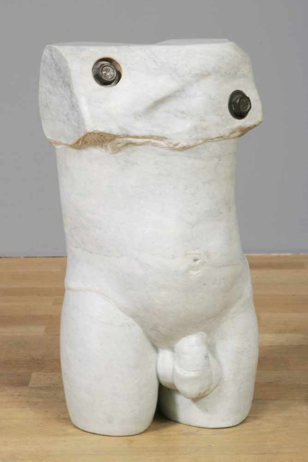 LUTZ BROCKHAUS (1945) Marmorskulptur ¨(Männlicher) Torso¨ aus dem Jahr 1989/90, Brustwarzen aus 6-