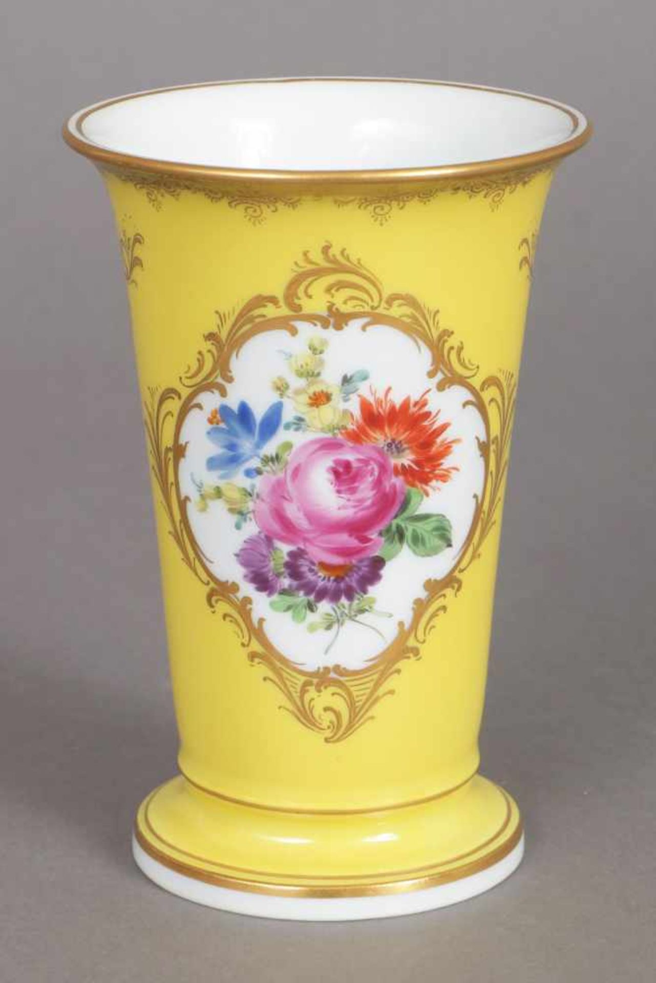 MEISSEN Vase um 1924 - 1934 (Pfeifferzeit), zylindrische Form, ovale Kartusche mit polychromer