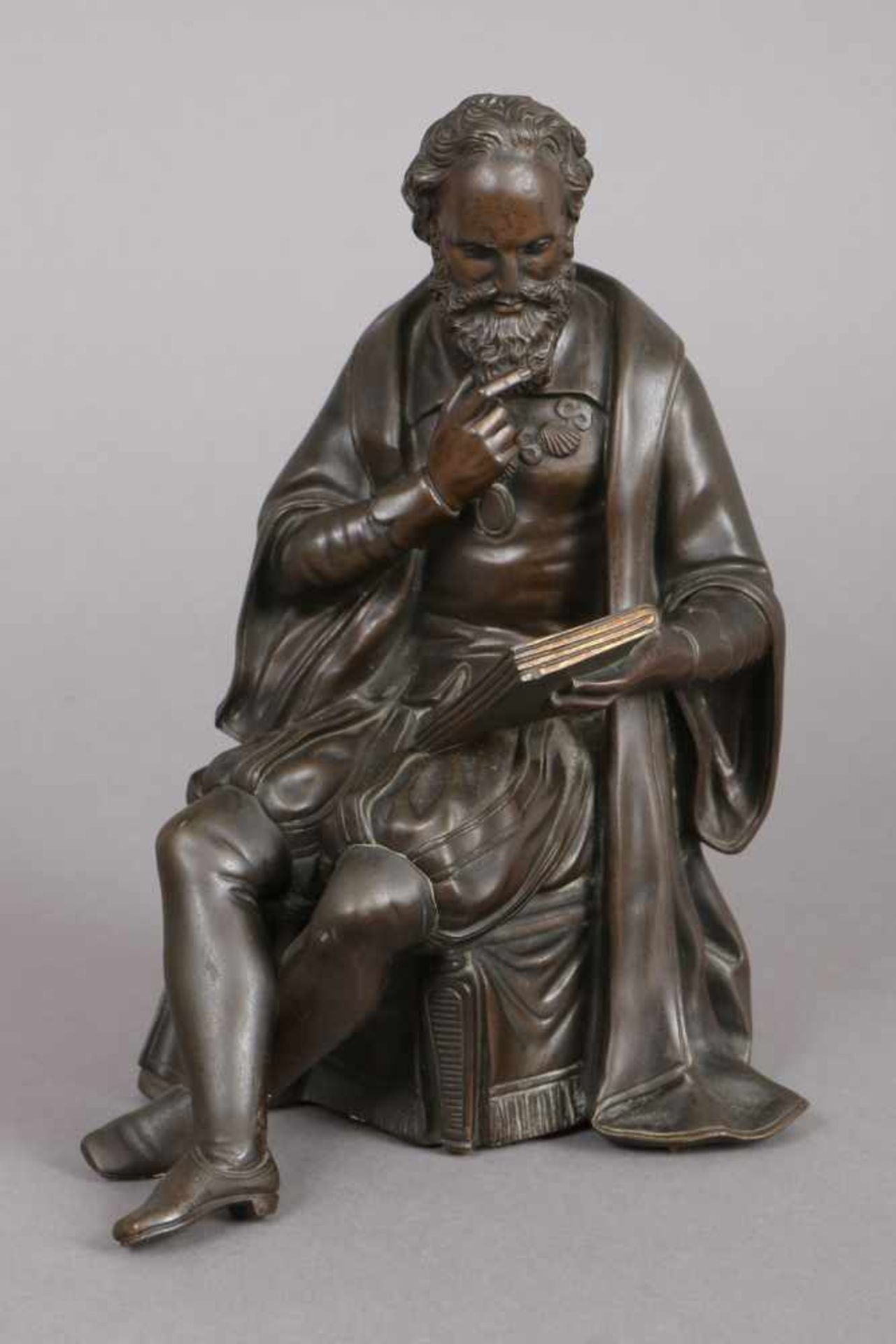 Bronzefigur des 19. Jhdts. ¨Edelmann studiert ein Buch (Bulletin des Lois)¨ unbekannter (wohl